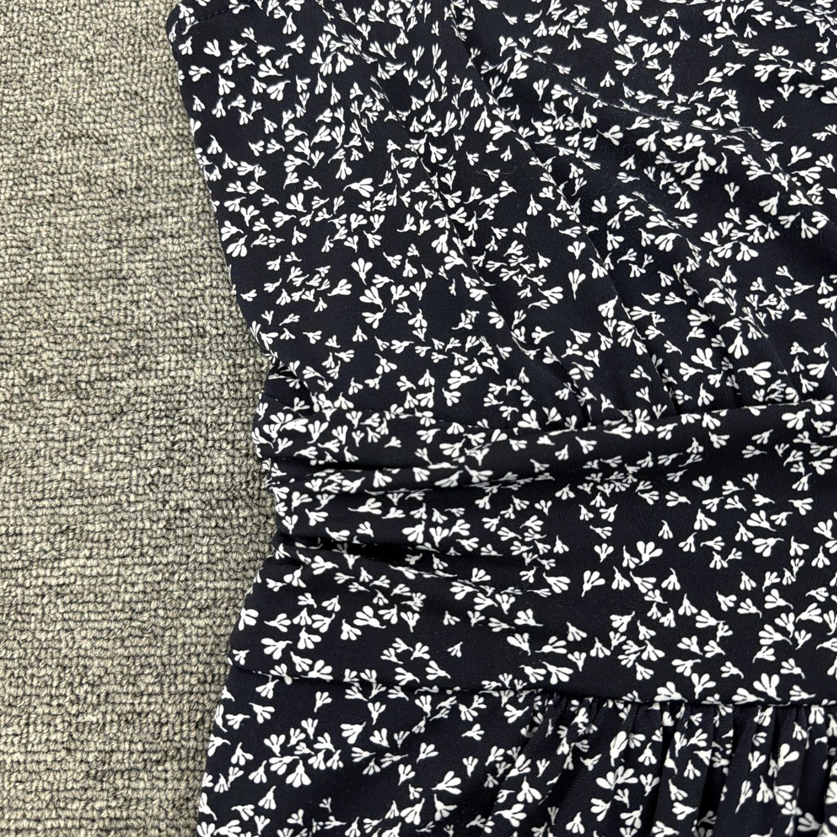 Vintage Lark & Ro Dress Womens 8 Black Floral Sleeveless V-Neck Fit & Flare Knee Length Womens Size M / US 6-8 / IT 42-44 - 4 Thumbnail