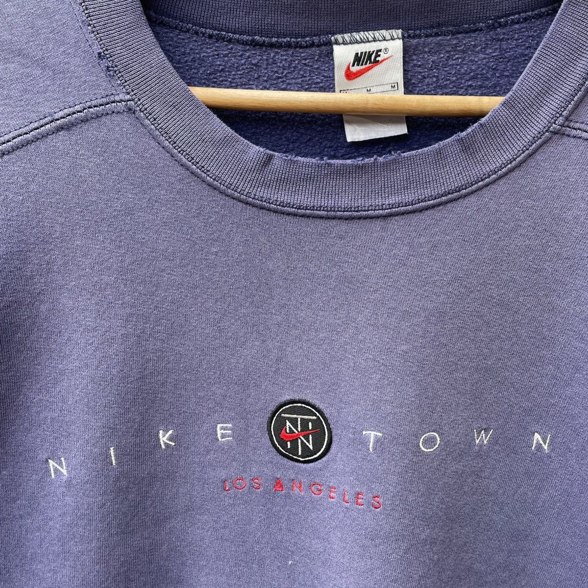 Nike 🔥Vintage 90s Nike Town Center Logo Distress Sweatshirts Size US M / EU 48-50 / 2 - 6 Thumbnail