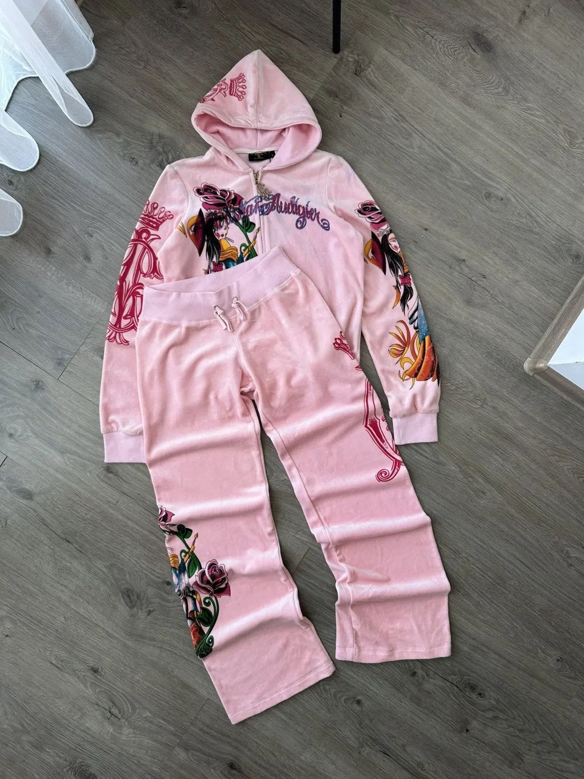 Ed Hardy Vintage Ed Hardy Christian Audigier Pink Velour Tracksuit Size US L / EU 52-54 / 3 - 2 Thumbnail