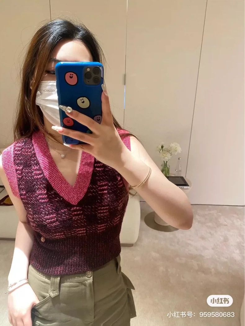 Chanel Chanel 22k vest v-neck Size XXS / US 00 / IT 34 - 7 Thumbnail