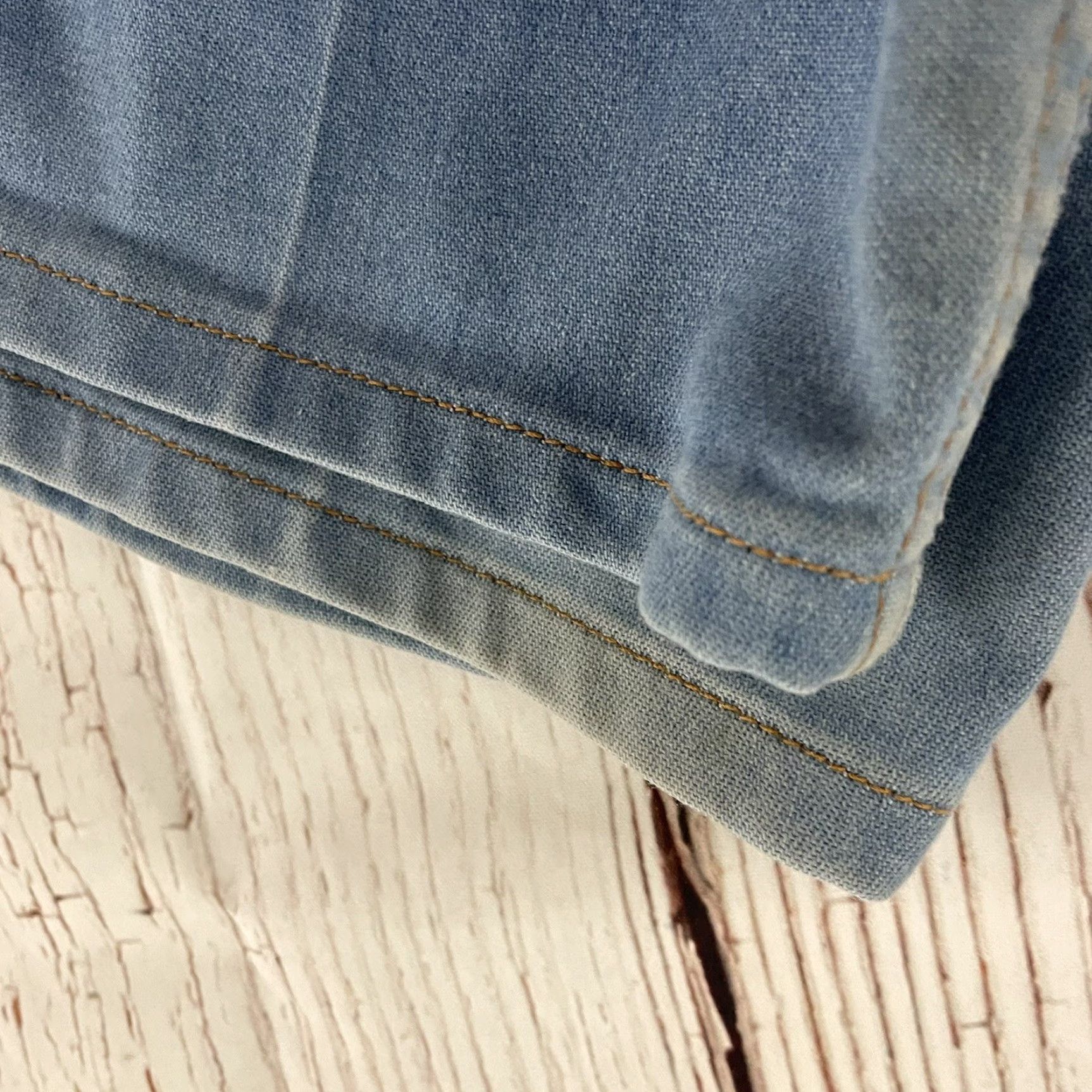Levi's Levi's Jeans Blue Medium Wash Jeans 44 X 30 Mens Regular 44 Levi's Blue Jeans 90s Size US 44 / EU 60 - 4 Thumbnail