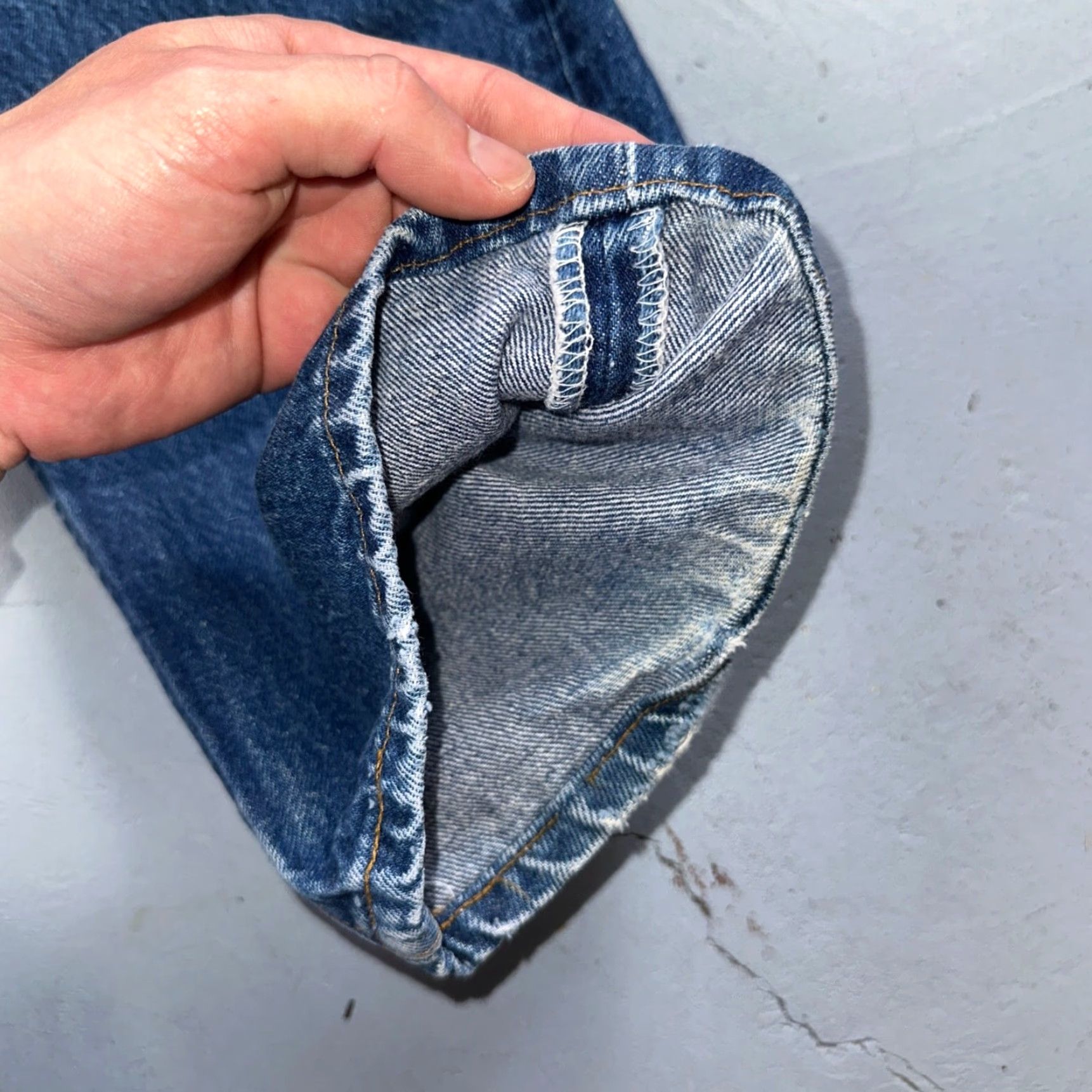 Levi's VINTAGE Levi's 501 Jeans Men 42x33 Straight 90s USA Blue Med Wash Denim 501 Series Home 42 Regular Medium Mens Size US 42 / EU 58 - 4 Thumbnail