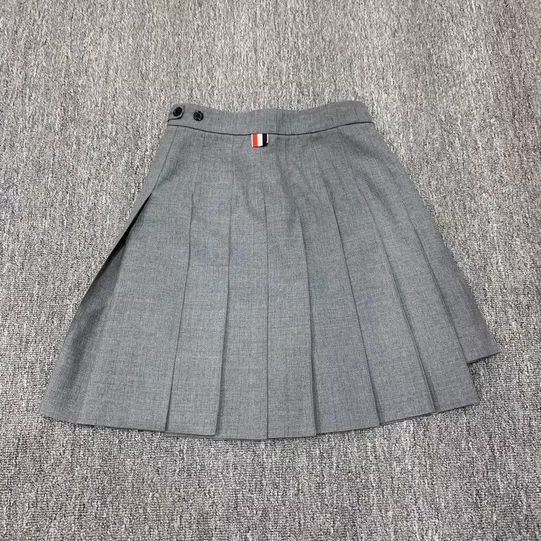 Thom Browne Thom Browne Pleated skirt 2506-Nextarrow Size 26" / US 2 / IT 38 - 2 Thumbnail