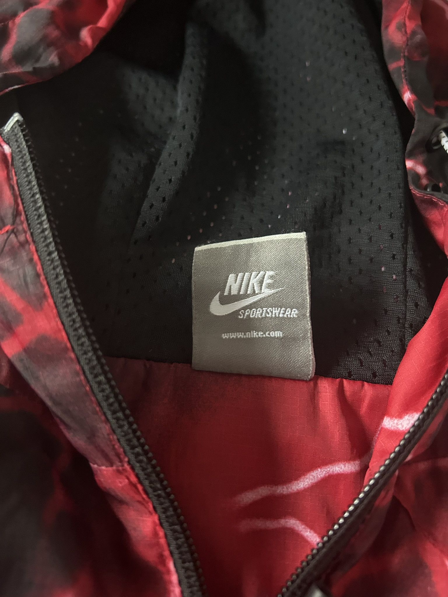 Nike Nike Windbreaker Jacket Red Lightning Print Hooded Vintage Size US S / EU 44-46 / 1 - 10 Thumbnail