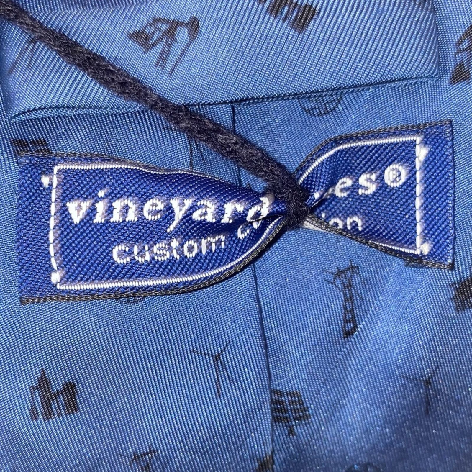 Vineyard Vines NWT Vineyard Vines Custom Collections Blue Silk Tie Size ONE SIZE - 7 Thumbnail