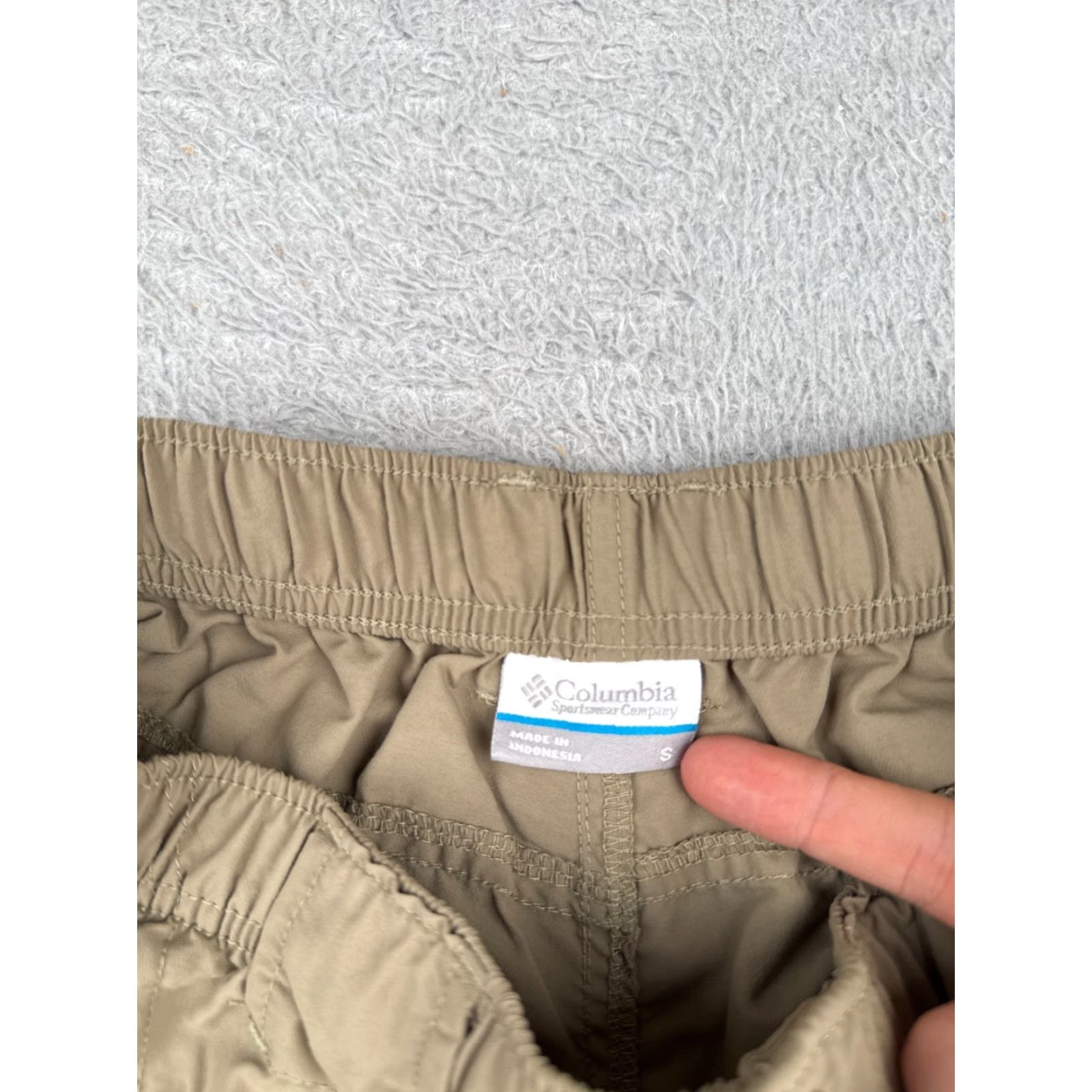 Vintage Columbia Shorts Women Small Beige Sandy River Cargo Nylon 30x6 Regular Elastic Waist Pockets 6 in Inseam Size 28" / US 6 / IT 42 - 7 Thumbnail