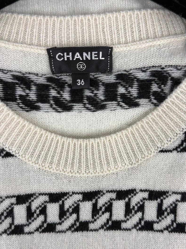 Chanel Chanel Black and white striped cashmere vest Size XS / US 0-2 / IT 36-38 - 4 Thumbnail