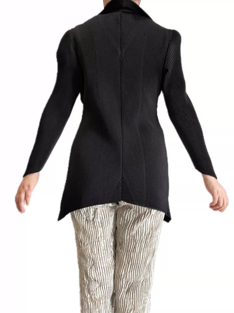 Issey Miyake Issey Miyake size:2 Black mainline swallotail coat Size M / US 6-8 / IT 42-44 - 3 Thumbnail