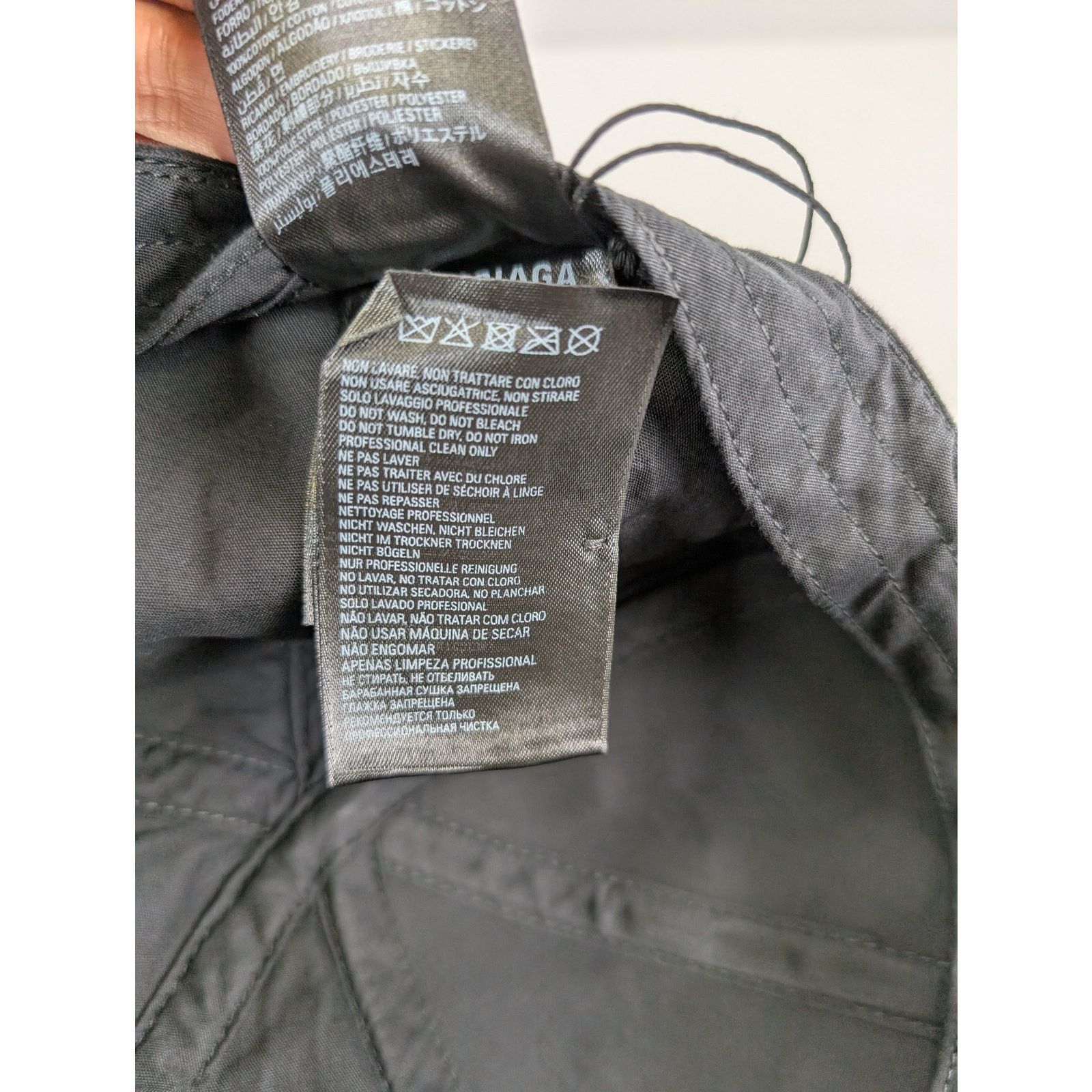 Balenciaga o1rshd1 Size: L / Cap / Hat in Black Size ONE SIZE - 12 Thumbnail