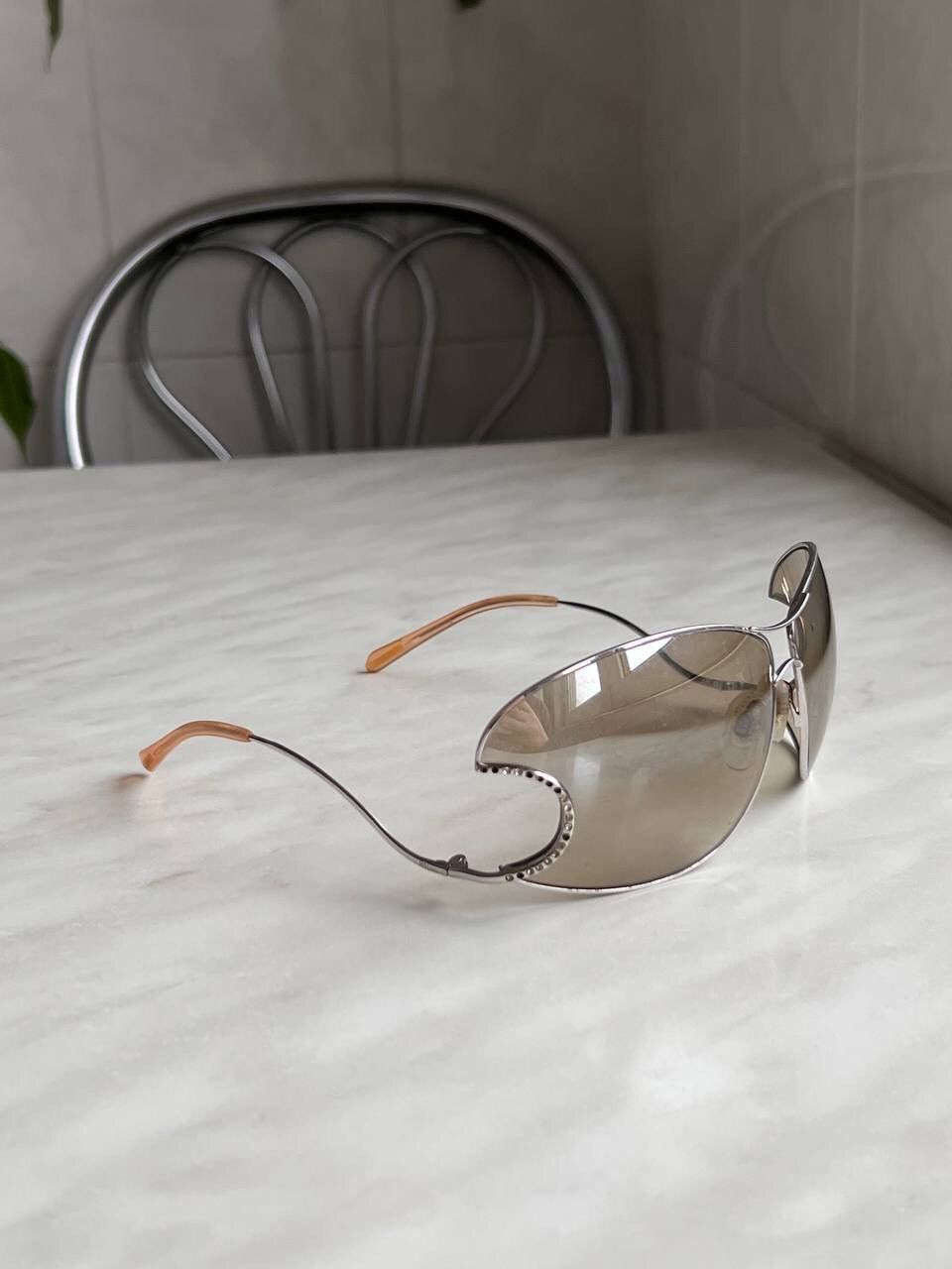 Designer × Vintage Celine Dion Futuristic Frame Vintage Sunglasses Eyewear's 00 Size ONE SIZE - 1 Thumbnail