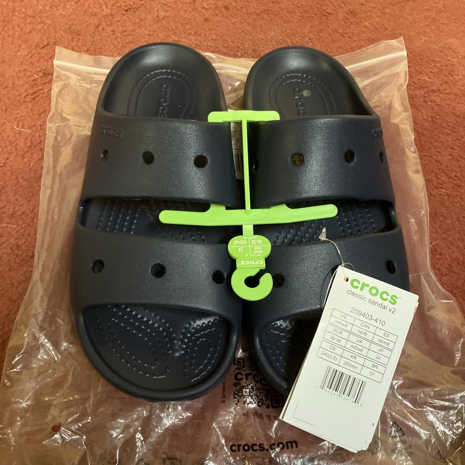 Crocs Crocs Classic Sandals V2 Summer Shoes Navy Blue NWT Size US 8 / EU 41 - 1 Thumbnail
