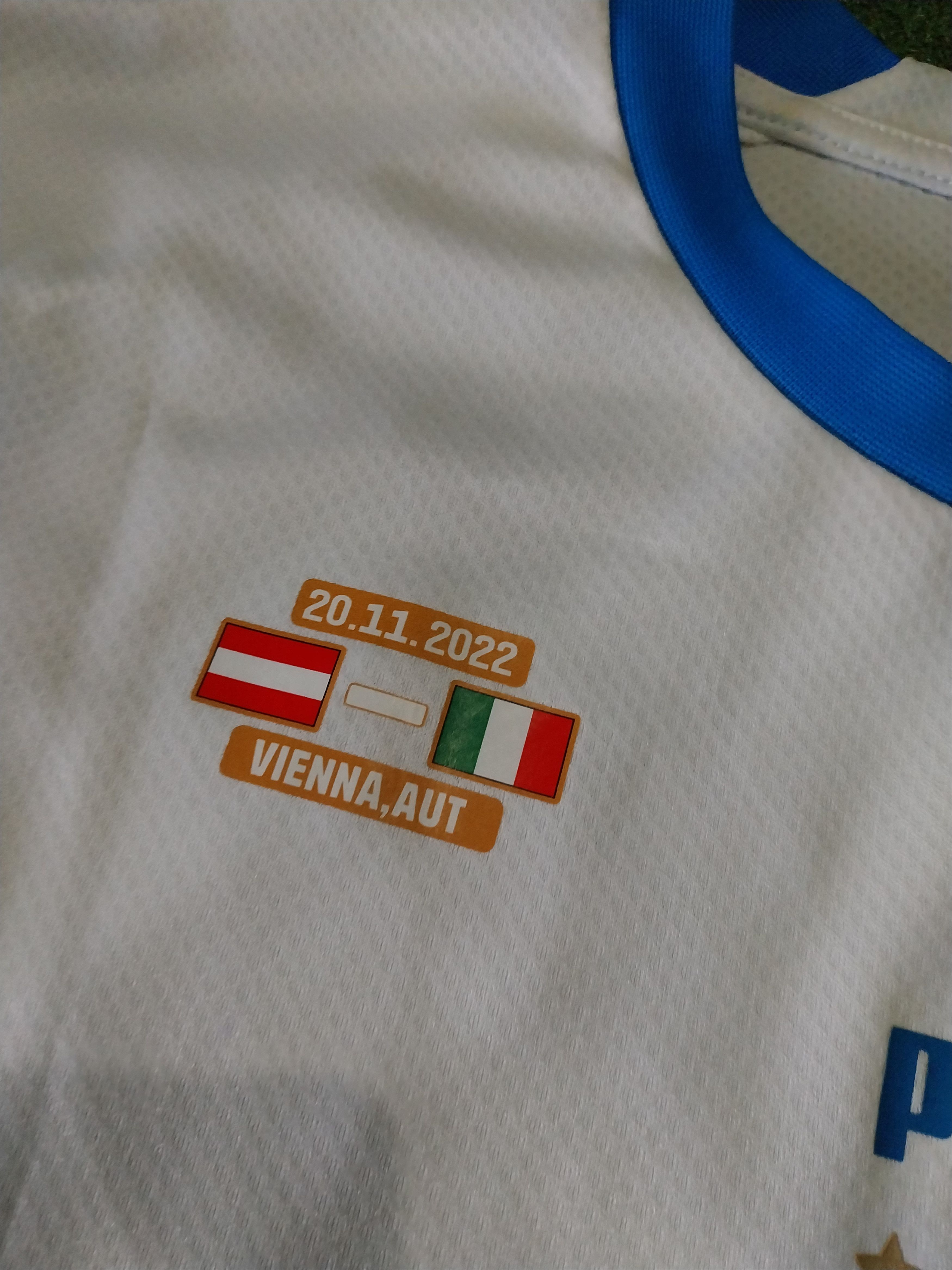 Puma Italy away 2022/2023 federico chiesa jersey football Size US L / EU 52-54 / 3 - 6 Thumbnail