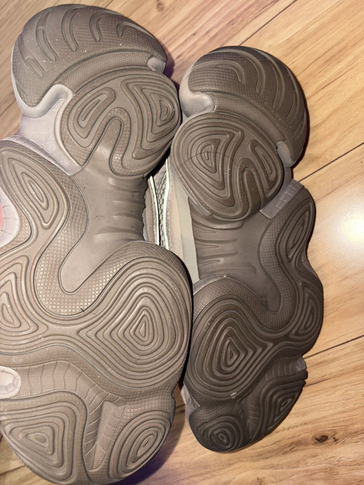 Adidas Yeezy 500 Size US 7.5 / EU 40-41 - 6 Thumbnail