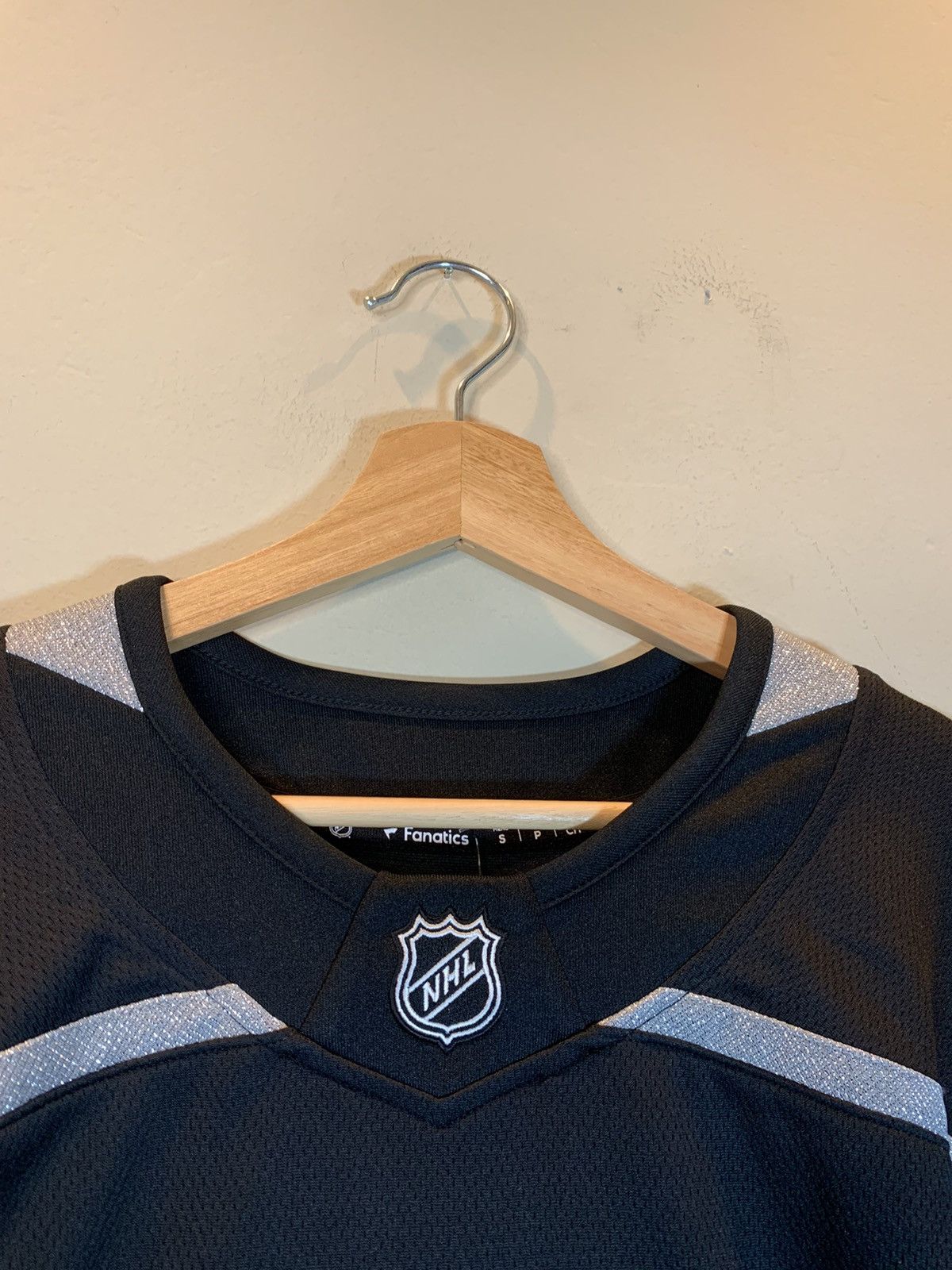 NHL *RARE* New Los Angeles LA Kings NHL Hockey Jersey Size US S / EU 44-46 / 1 - 5 Thumbnail