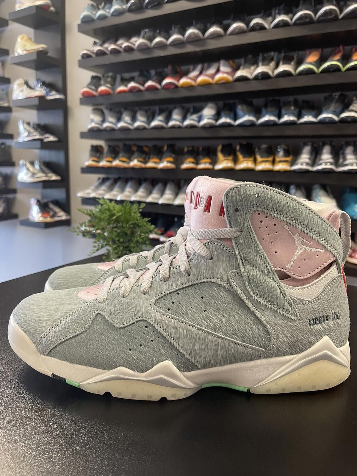 Jordan Brand Size 11.5 - Nike Air Jordan 7 Neutral Grey Hare CT8528–002 Size US 11.5 / EU 44-45 - 1 Thumbnail