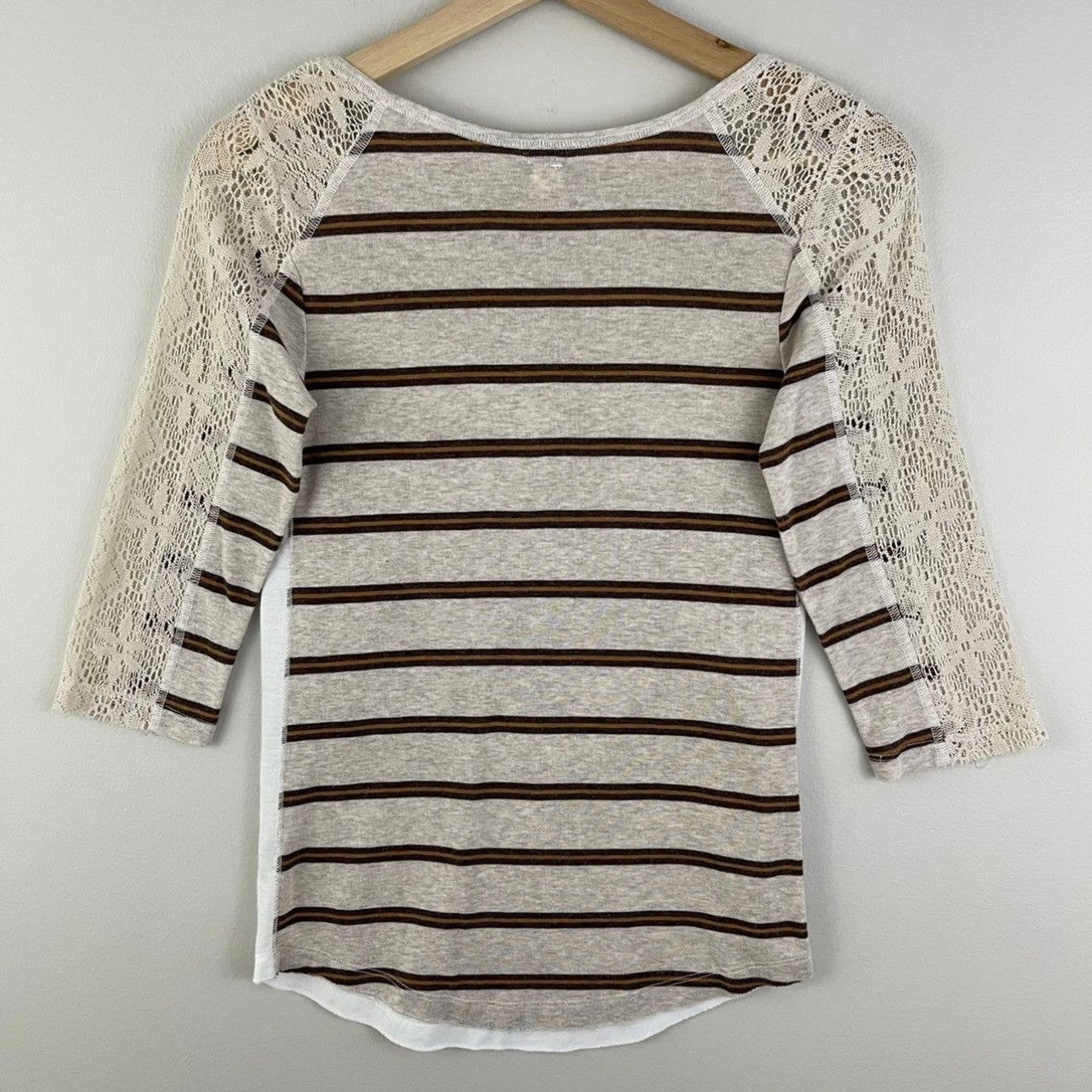 Free People FREE PEOPLE Creme Ivory Eyelet Lace Great Falls Montana Top Size XS / US 0-2 / IT 36-38 - 8 Thumbnail
