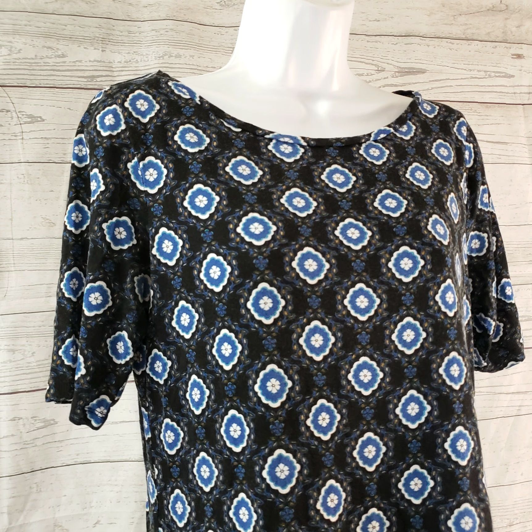 Ann Taylor Ann Taylor LOFT Womens Blouse Shirt Short Sleeve Round Neck Rayon Printed Black Blue Sz S - Floral, Basic, Regular fit Women’s Size S / US 4 / IT 40 - 2 Thumbnail
