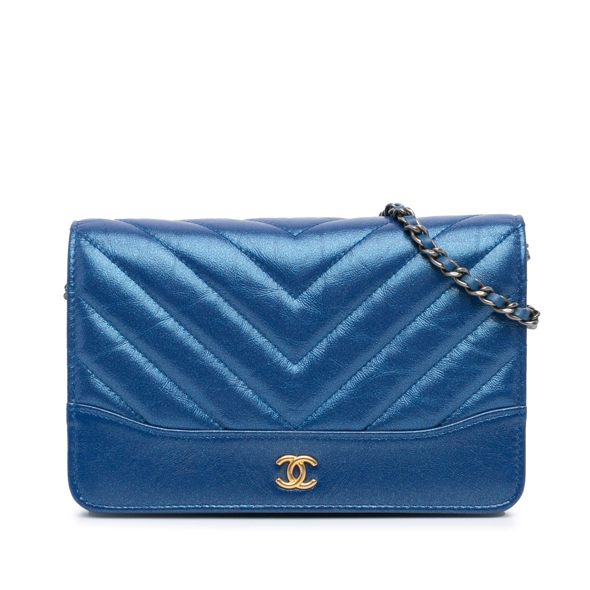 Chanel Chanel Chevron Aged Metallic Calfskin Gabrielle Wallet On Chain Blue Size ONE SIZE - 1 Thumbnail