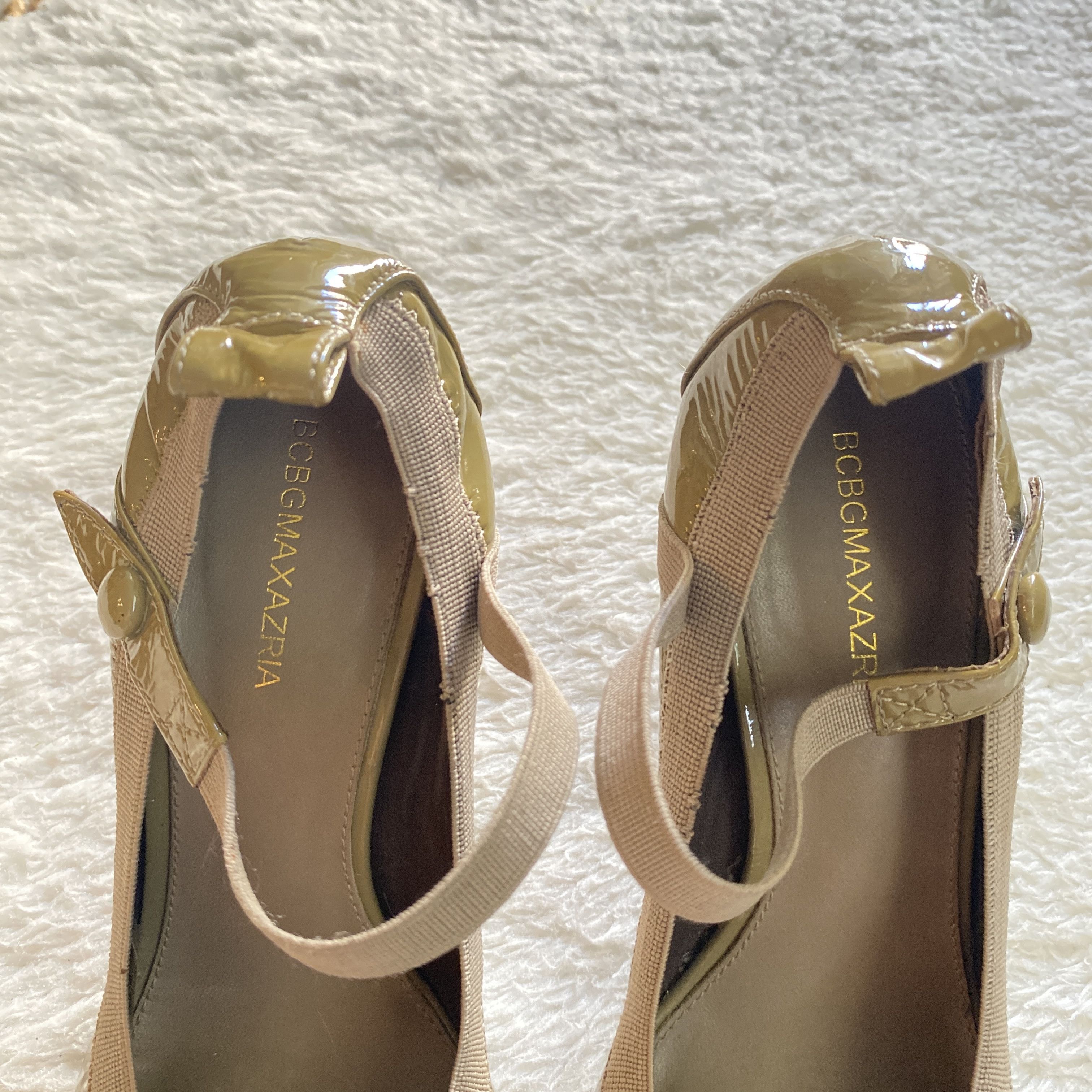 Bcbgmaxazria BCBGMAXAZRIA Olive Patent Leather Mary Jane Heels Size US 5.5 / IT 35.5 - 18 Thumbnail