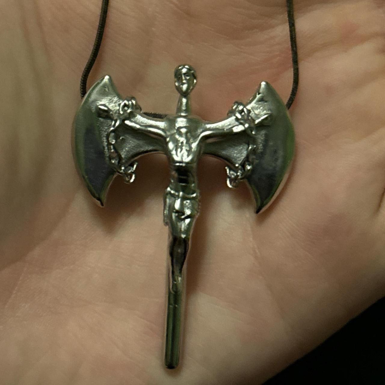 Jewelry hard jewelry "religion is war" (small) pendant w snake chain Size ONE SIZE - 2 Thumbnail