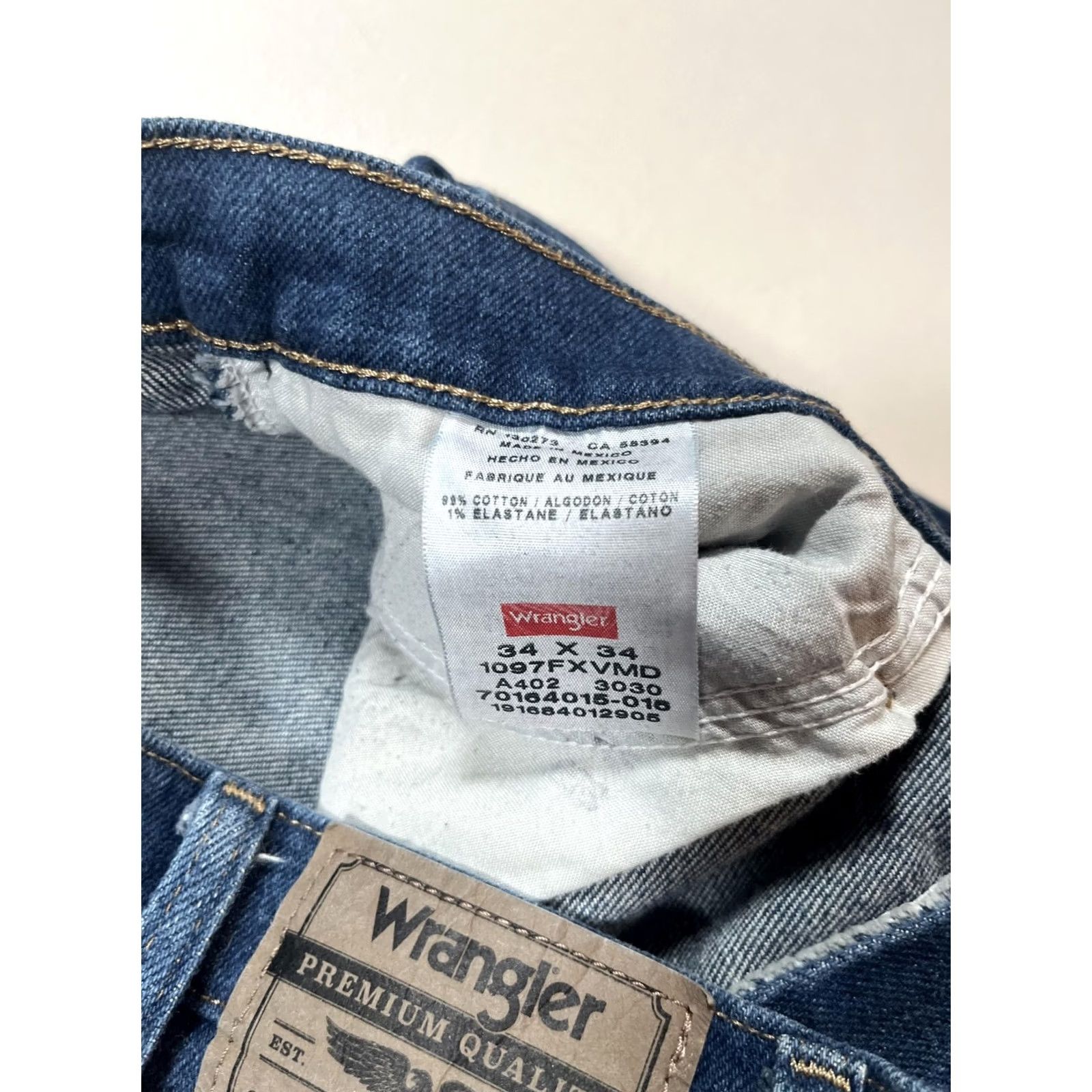 Wrangler Wrangler Jeans Mens 34x34 Blue Med Wash Denim Relaxed Straight Stretch 1007FXVMD Size US 34 / EU 50 - 3 Thumbnail