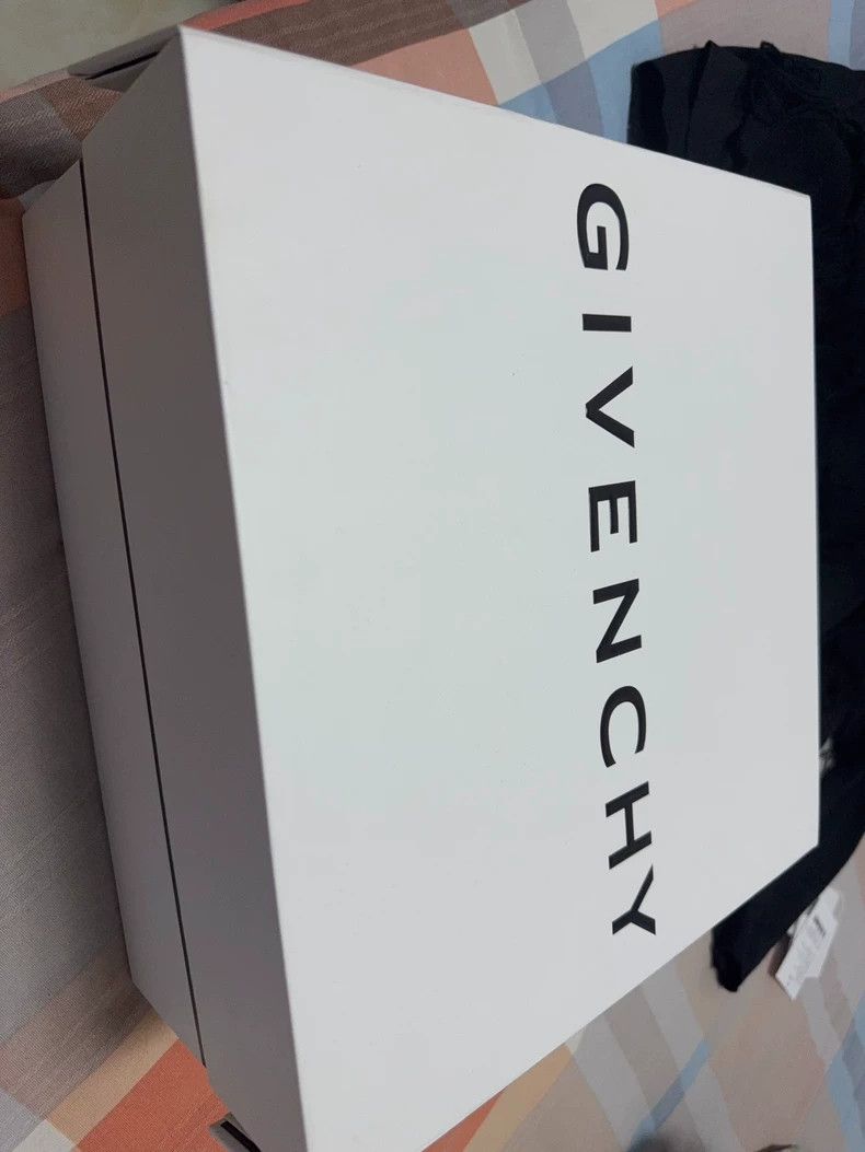 Givenchy Givenchy Sweater, Loose Fit Size US L / EU 52-54 / 3 - 8 Thumbnail