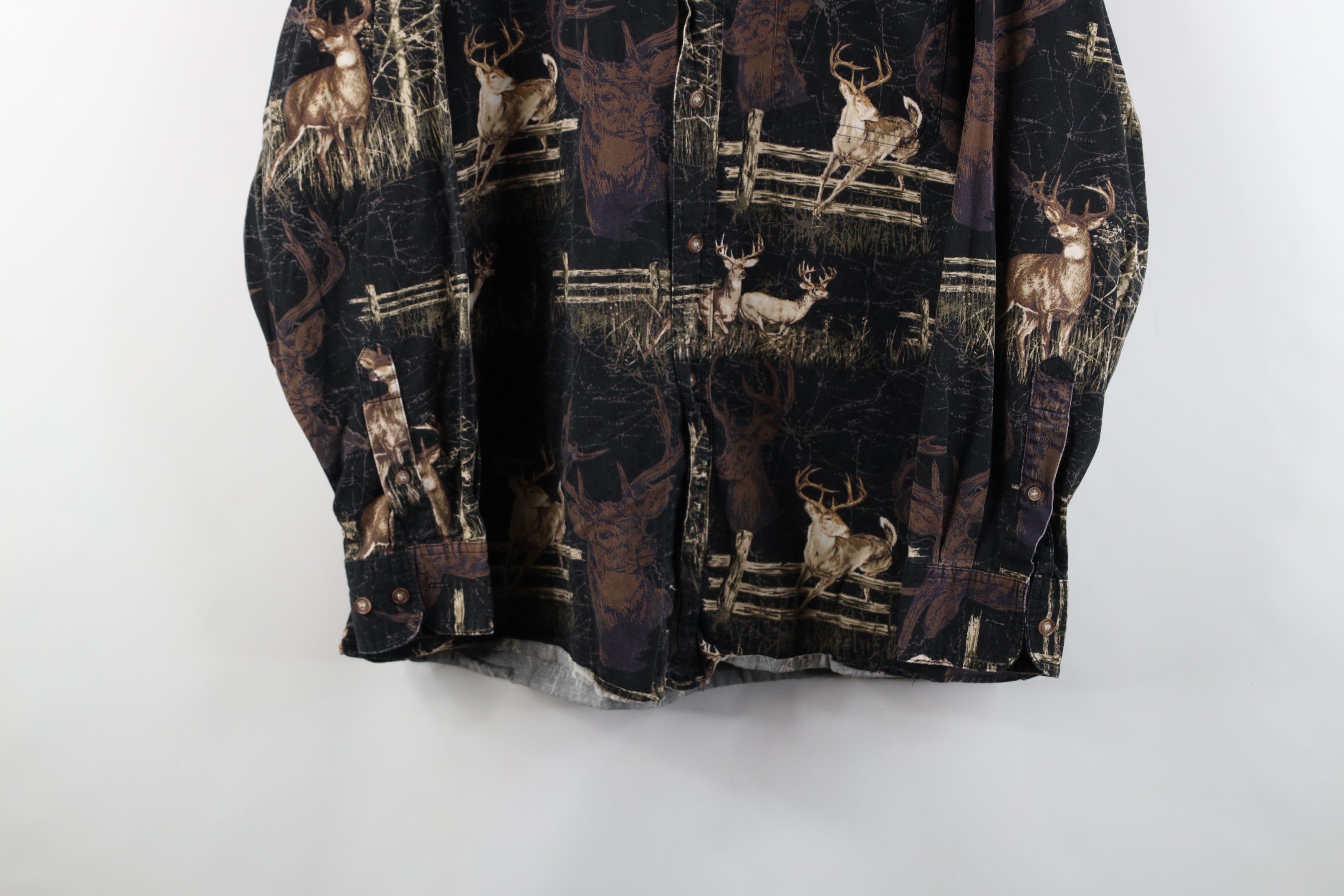 Vintage Vintage 90s Streetwear Deer Buck All Over Print Button Shirt Size US M / EU 48-50 / 2 - 3 Thumbnail