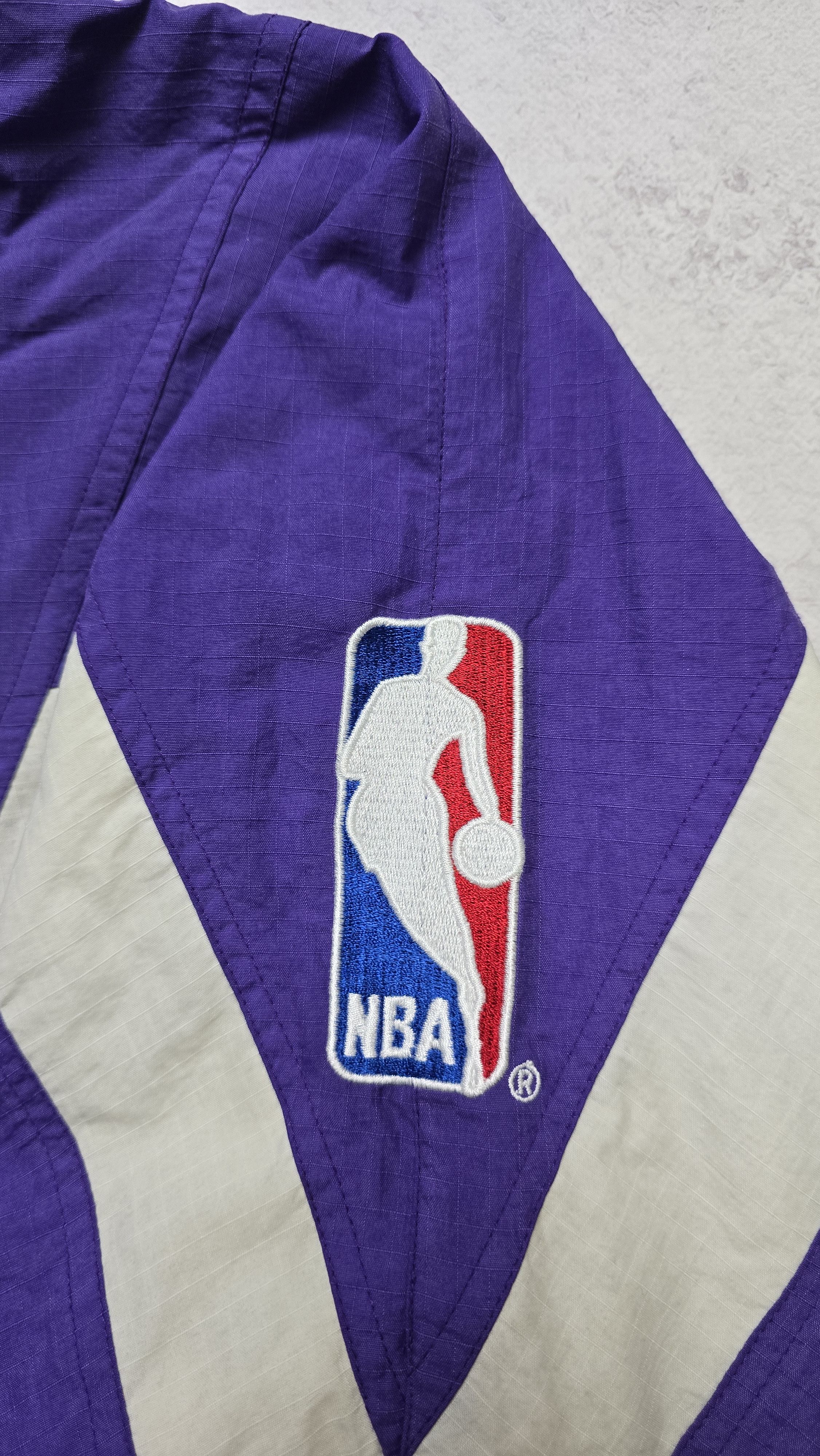 Starter Vintage Utah Jazz Jacket Men's Large Purple Yellow Starter Size US L / EU 52-54 / 3 - 12 Thumbnail