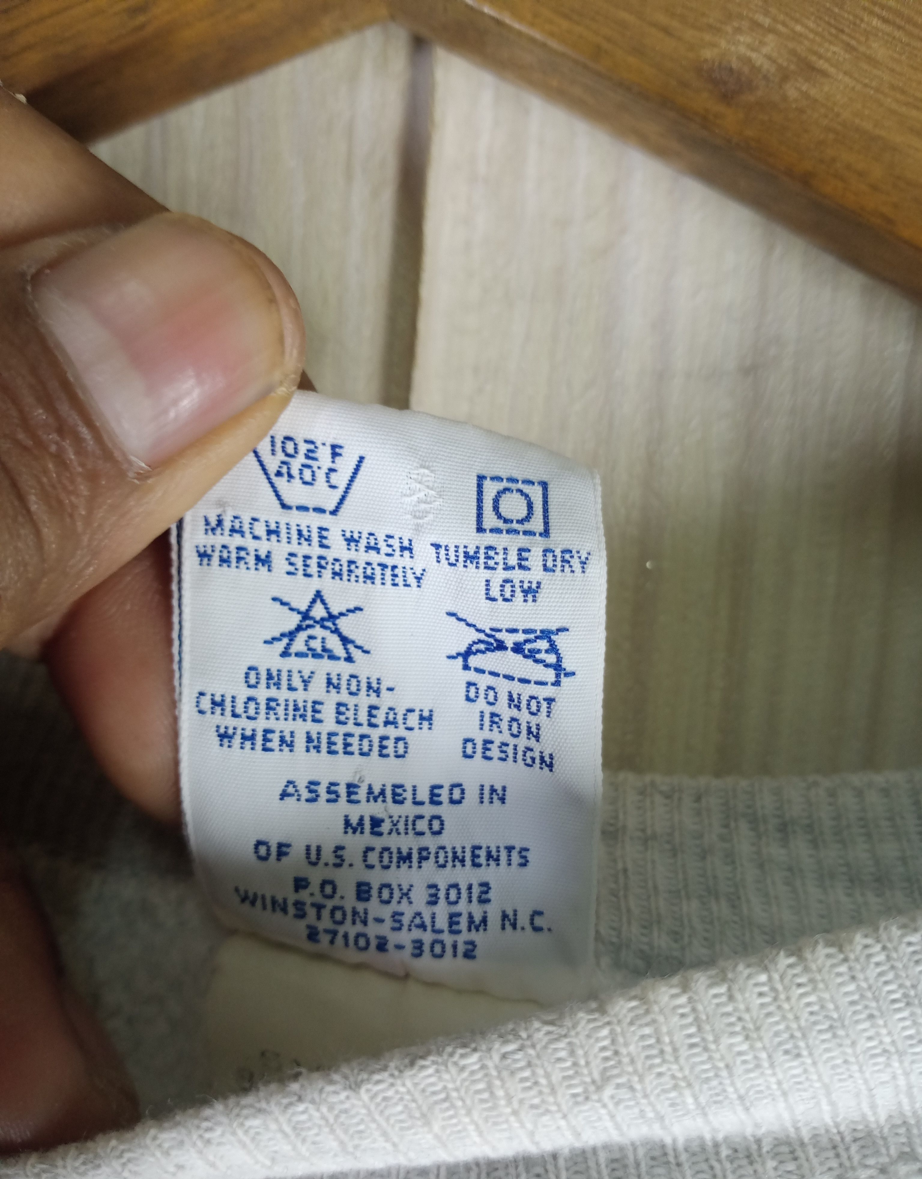 Champion Rare Vintage 90s Champion Reverse Weave Fairfield University Size US XL / EU 56 / 4 - 11 Thumbnail