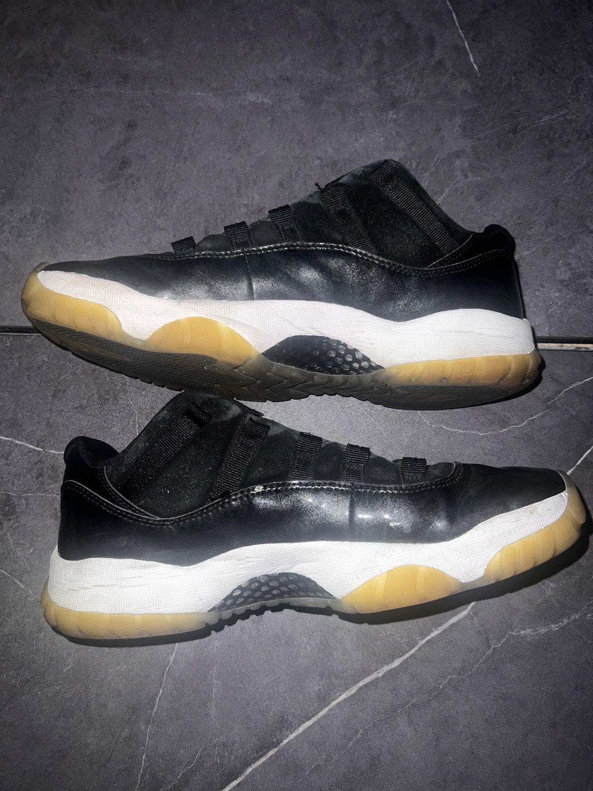 Jordan Brand Jordan 11 Retro Low Barons Size US 9.5 / EU 42-43 - 2 Thumbnail
