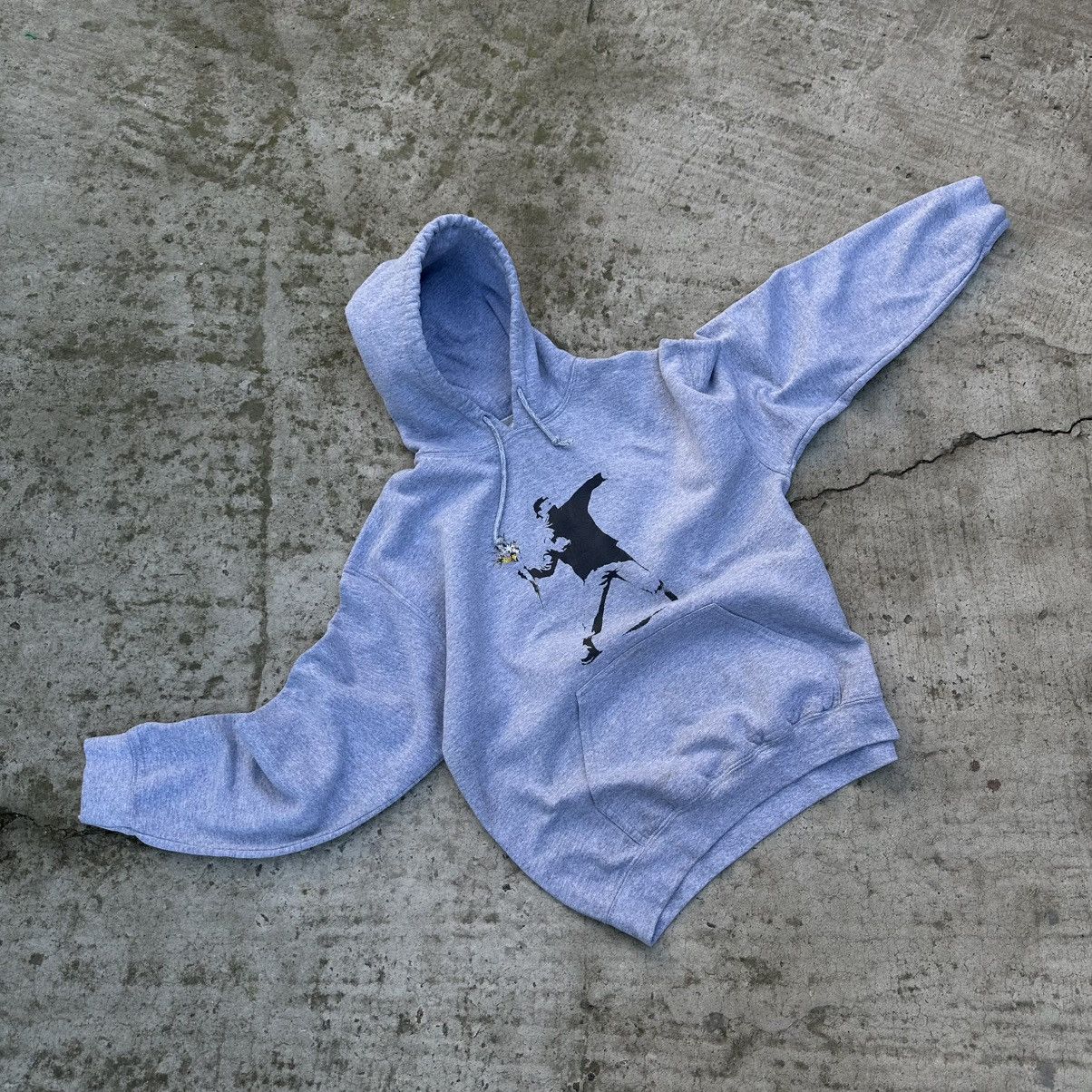 Japanese Brand Vintage Hoodie Banksy Flowers Big Logo Size M Y2K Band 00s Size US M / EU 48-50 / 2 - 1 Thumbnail