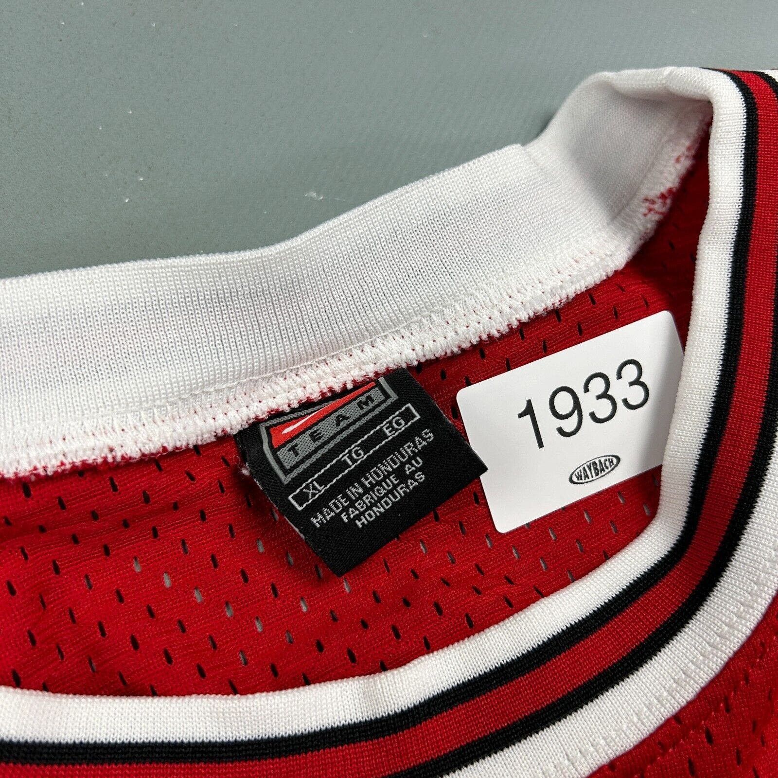 Nike VINTAGE 90s | Chicago Bulls #23 Jordan Nike Jersey XL Size US XL / EU 56 / 4 - 5 Thumbnail