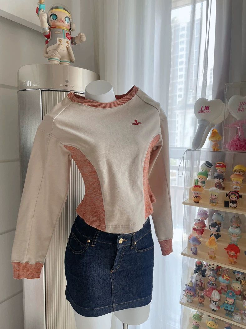 Vivienne Westwood Vivienne Westwood size00 Alien shaped long sleeves Size M / US 6-8 / IT 42-44 - 1 Thumbnail