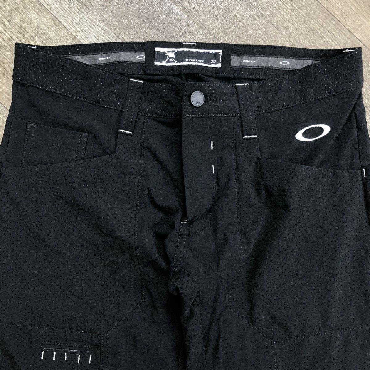 Oakley 2000s Oakley Golf Skull Cool Stretch Multipocket Shorts Size US 32 / EU 48 - 7 Thumbnail