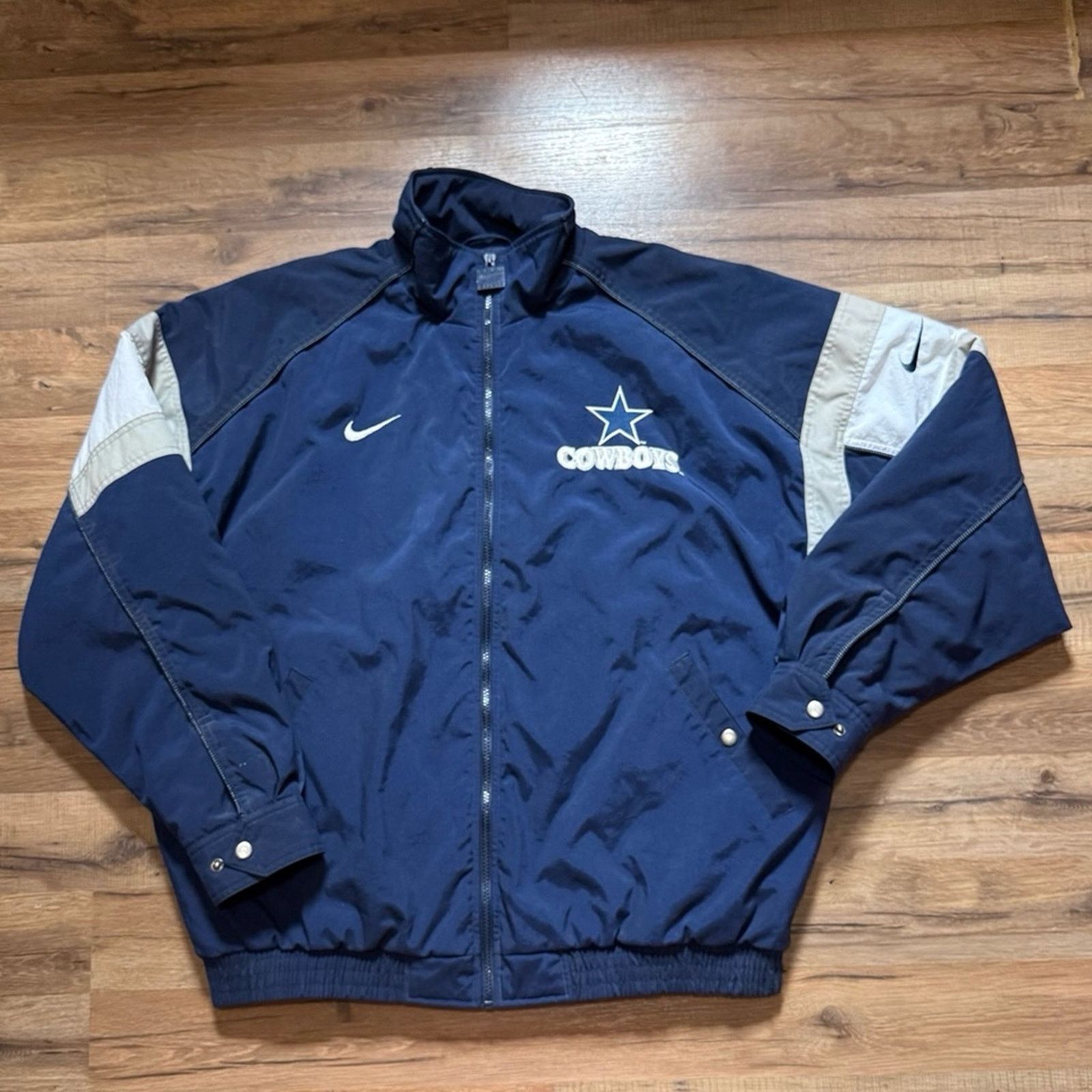 Nike 90s Nike Team NFL Pro Line Dallas Cowboys Zip Up Jacket Size US XL / EU 56 / 4 - 4 Thumbnail