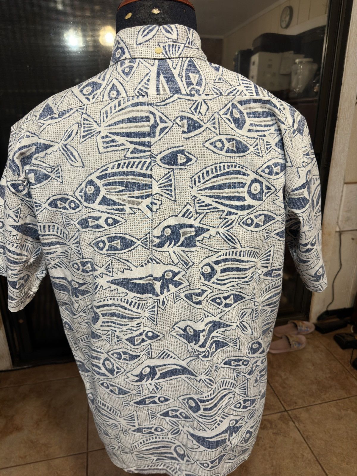 Reyn Spooner PreOwned Reyn Spooner Blue/White Hawaiian Fishes Men's M Size US M / EU 48-50 / 2 - 2 Thumbnail