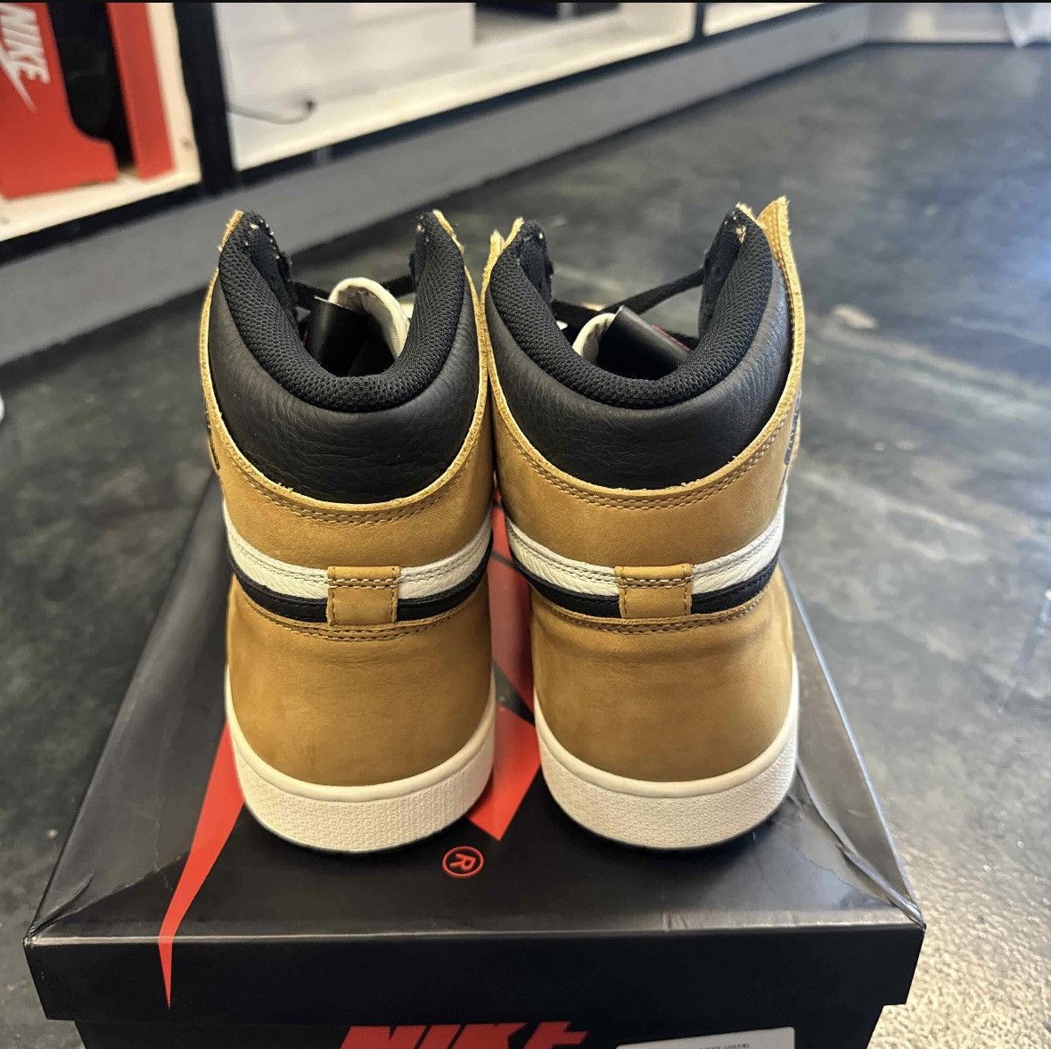 Nike Jordan 1 High Rookie Of The Year Size US 12.5 / EU 45-46 - 4 Thumbnail