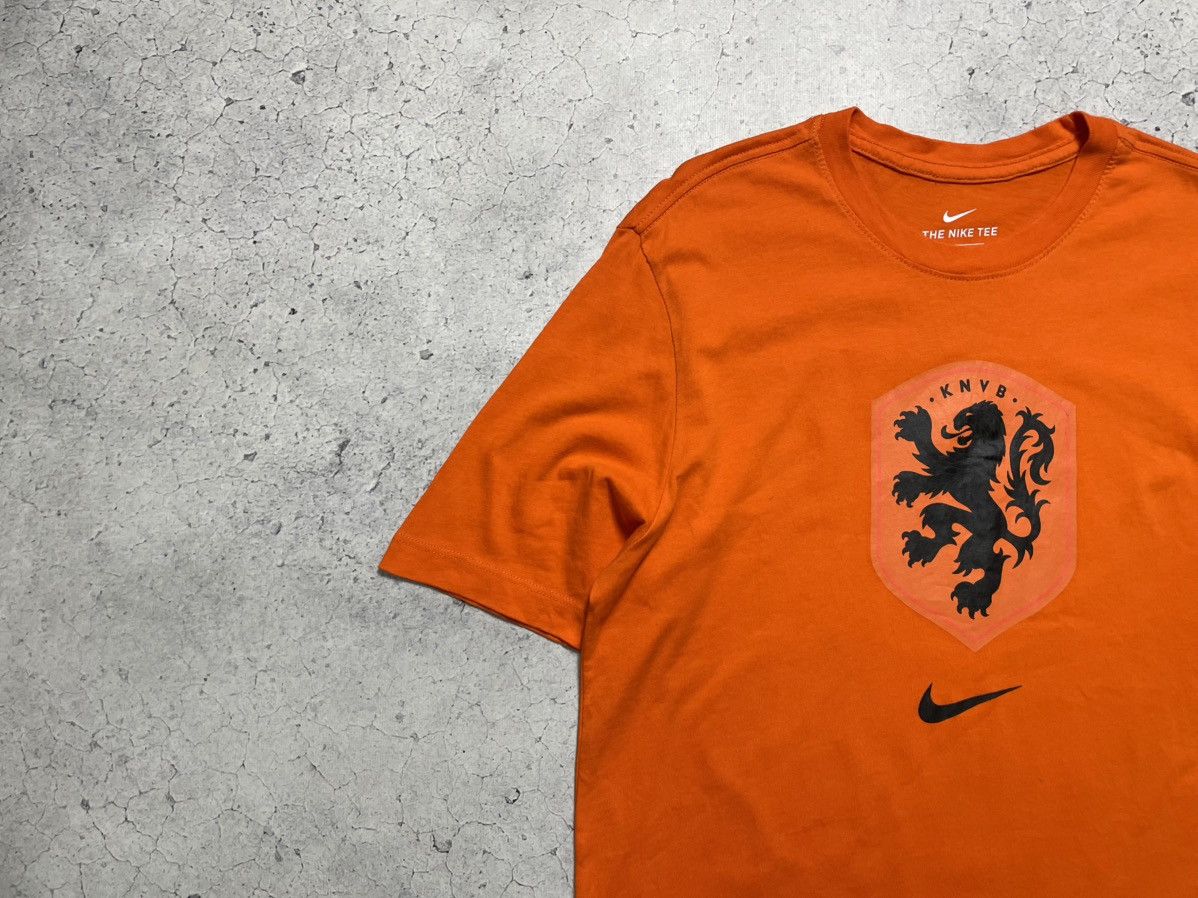 Nike × Vintage Nike KNVB Netherlands Football Vintage T-Shirt Big Logo Size US M / EU 48-50 / 2 - 4 Thumbnail