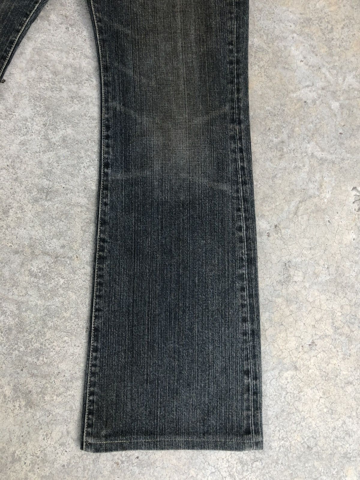 If Six Was Nine Japanese Uniqlo Flared Jeans Broken Denim Distressed Size US 32 / EU 48 - 7 Thumbnail