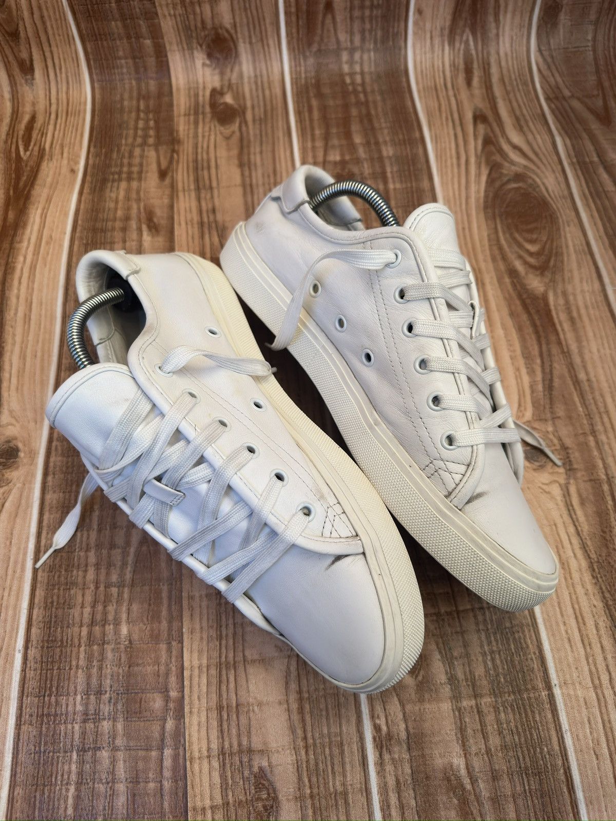 Yves Saint Laurent Saint Laurent Malibu White Leather Lace Up Lowtop Sneaks Size US 8.5 / EU 41-42 - 6 Thumbnail