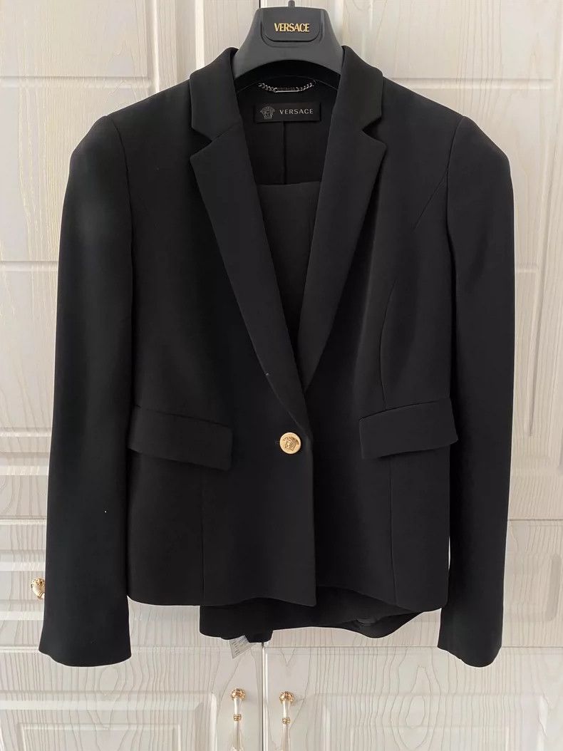 Versace Versace Classic women's suits Size L / US 10 / IT 46 - 1 Thumbnail
