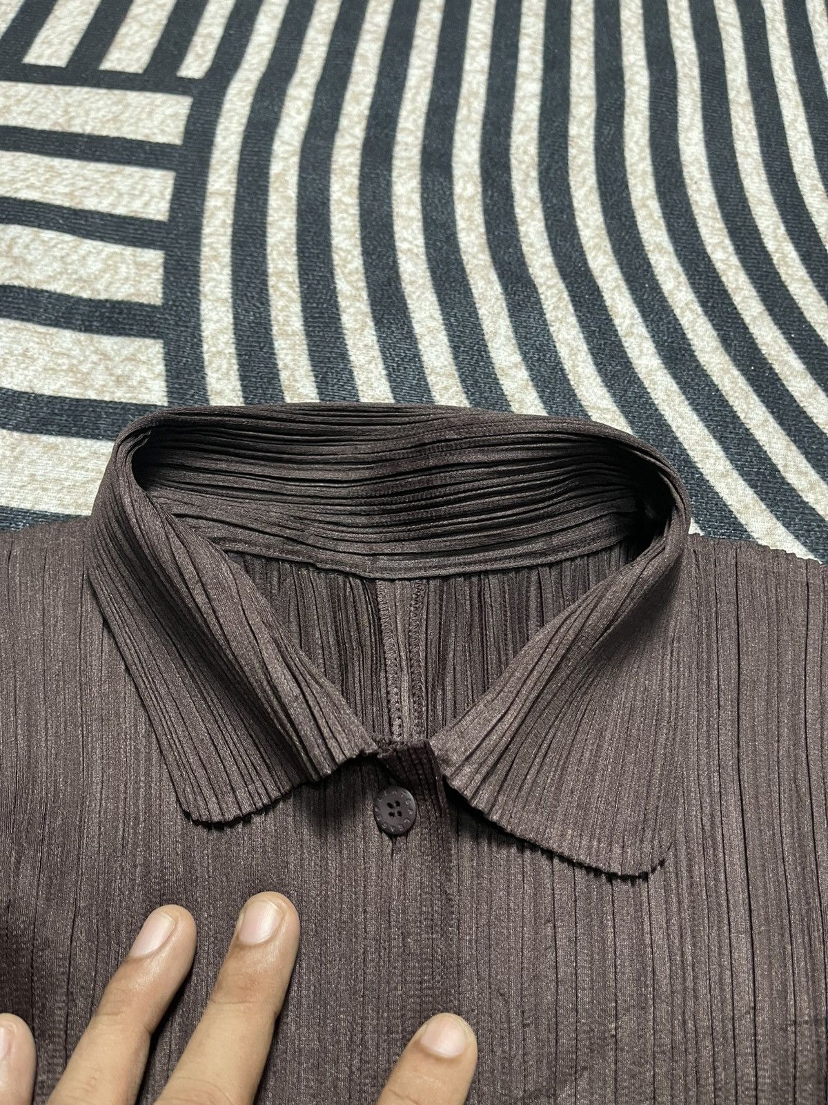 Pleats Please Issey Miyake 1990s PLEATS PLEASE ISSEY MIYAKE PLEATED BUTTON UP SHIRT Size M / US 6-8 / IT 42-44 - 8 Thumbnail