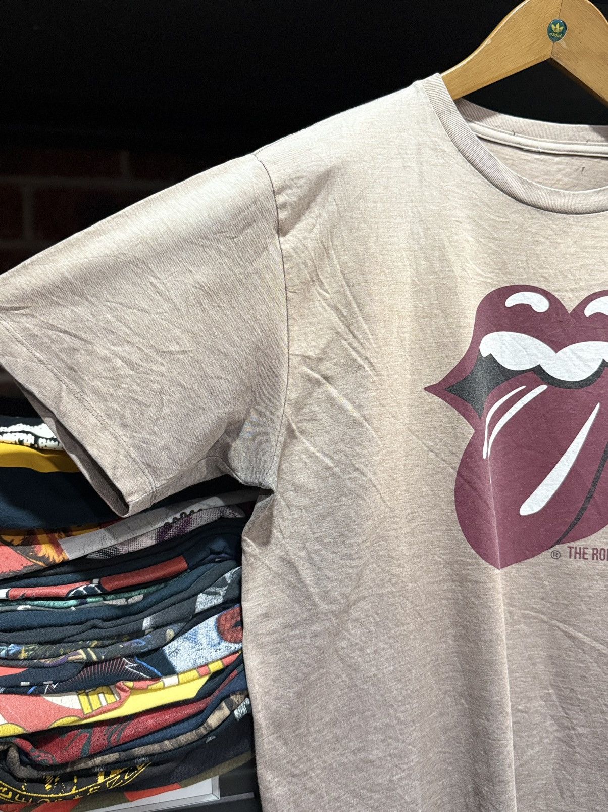 Band Tees Thrashed The Rolling Stone Band Sun Faded Tee Size US L / EU 52-54 / 3 - 5 Thumbnail