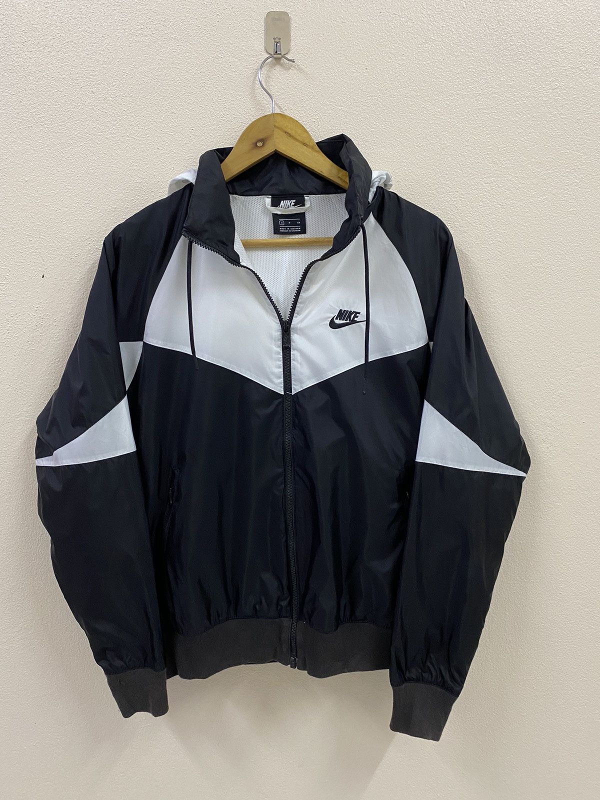 Nike Nike Big Swoosh Black White Size US M / EU 48-50 / 2 - 4 Thumbnail