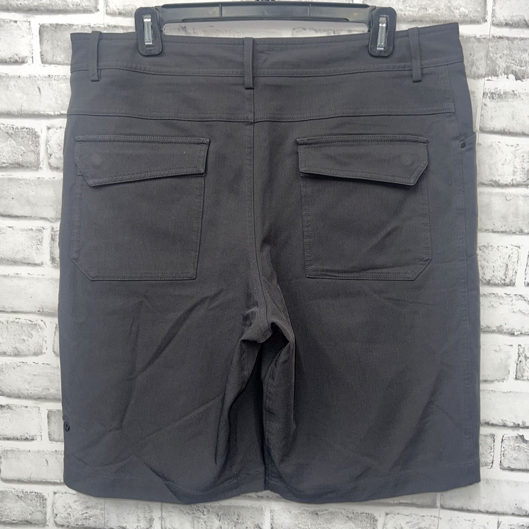 Lululemon Lululemon Athletica Gray Chino Shorts Mens 36 Gray Regular Size 36 Men Size US 36 / EU 52 - 4 Thumbnail