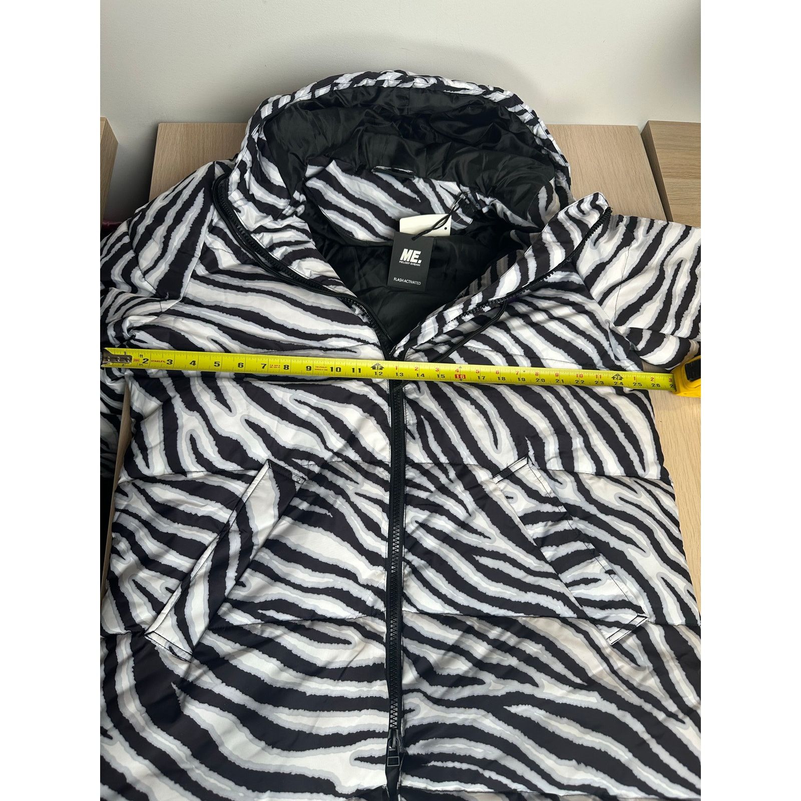 Foot Locker Melody Ehsani Zebra Puffer Jacket - Size S - NEW Size S / US 4 / IT 40 - 6 Thumbnail