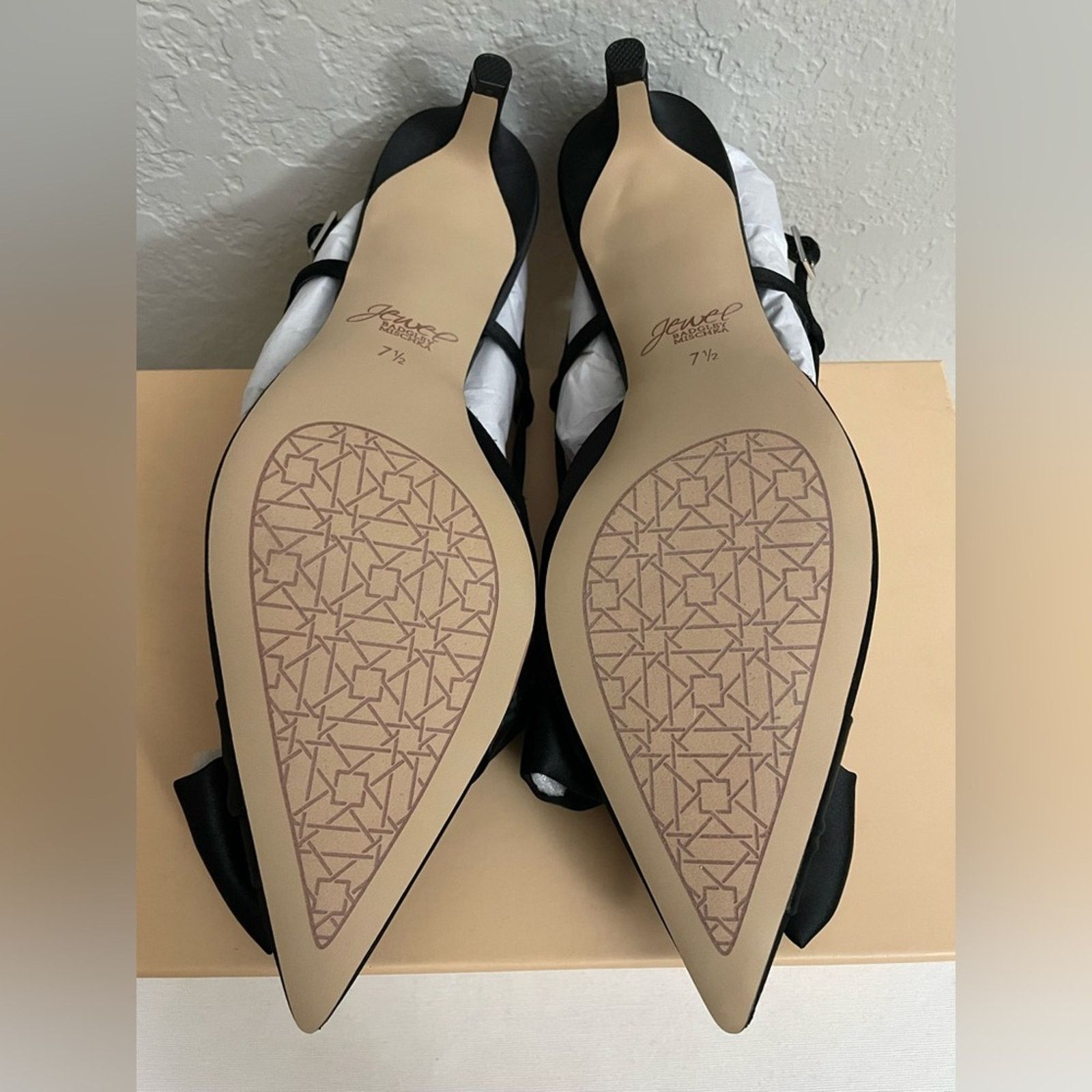 Badgley Mischka Jewel Badgley Mischka Shoshana Pumps Black Women 7.5 Size US 7.5 / IT 37.5 - 6 Thumbnail