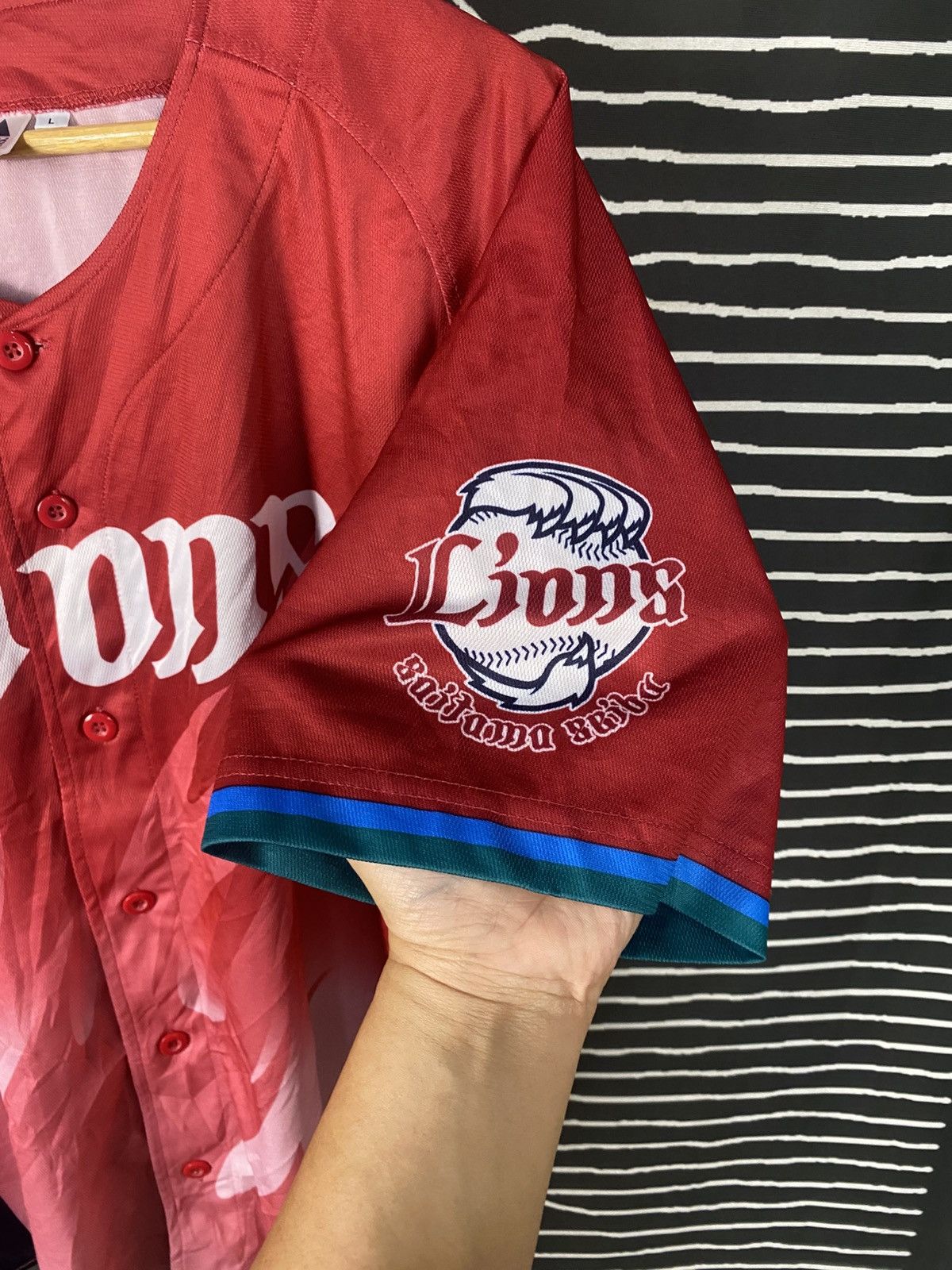 Majestic Majestic Seibu Lions Japan NPB "Enjishi" Flame Red Jersey Size US L / EU 52-54 / 3 - 9 Thumbnail