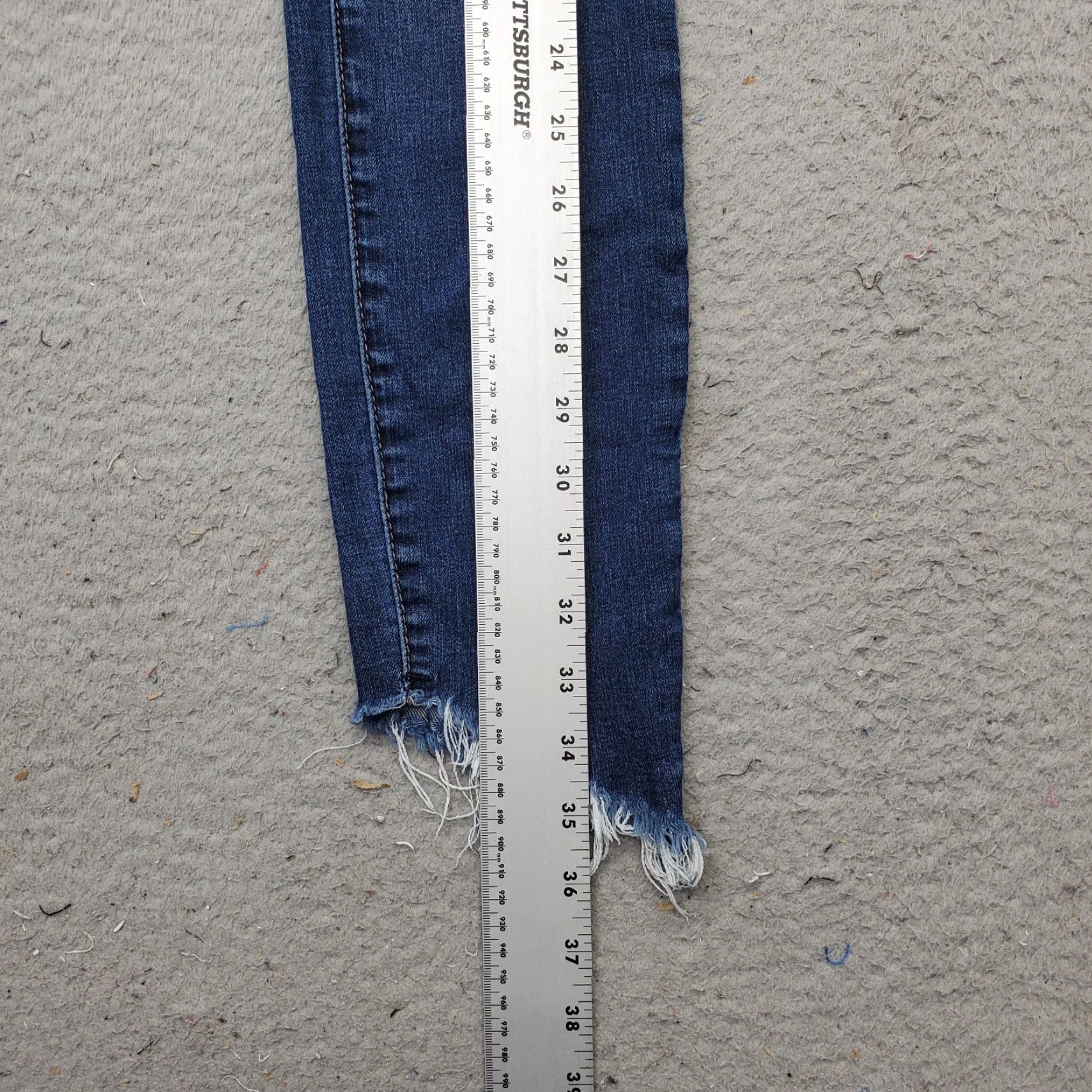Vintage Articles of Society Skinny Jeans Women's 28 Blue Faded Denim Stretch Frayed Hem Jeans Womens 28 Blue Denim Stretch Frayed Hem Size 28" / US 6 / IT 42 - 3 Thumbnail