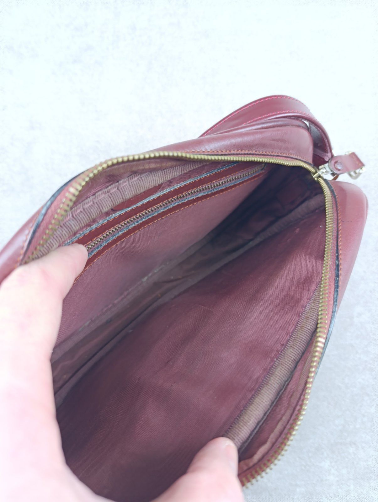 Cartier CARTIER BORDEAUX LEATHER SHOULDER BAG VINTAGE DESIGN UNISEX Size ONE SIZE - 16 Thumbnail